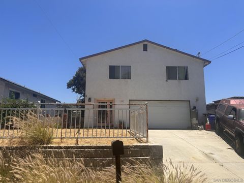 Single Family Residence in Spring Valley CA 1211 La Presa Ave.jpg