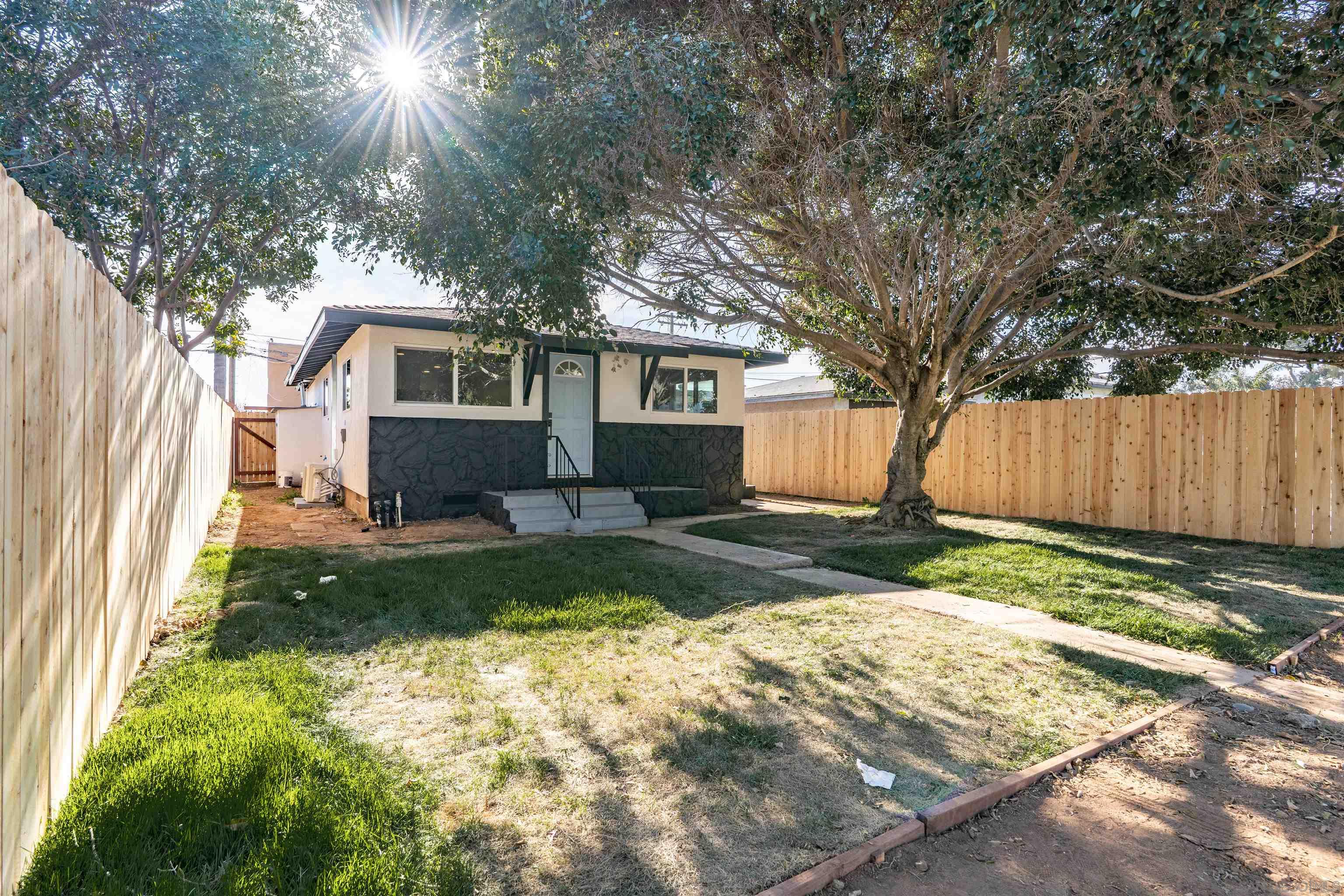 3008 C Ave