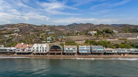 27086  Malibu Cove Colony Dr Malibu CA 90265