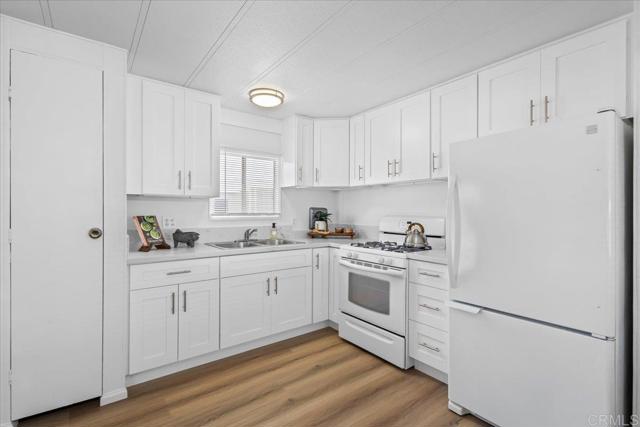 1500 Third Avenue #44