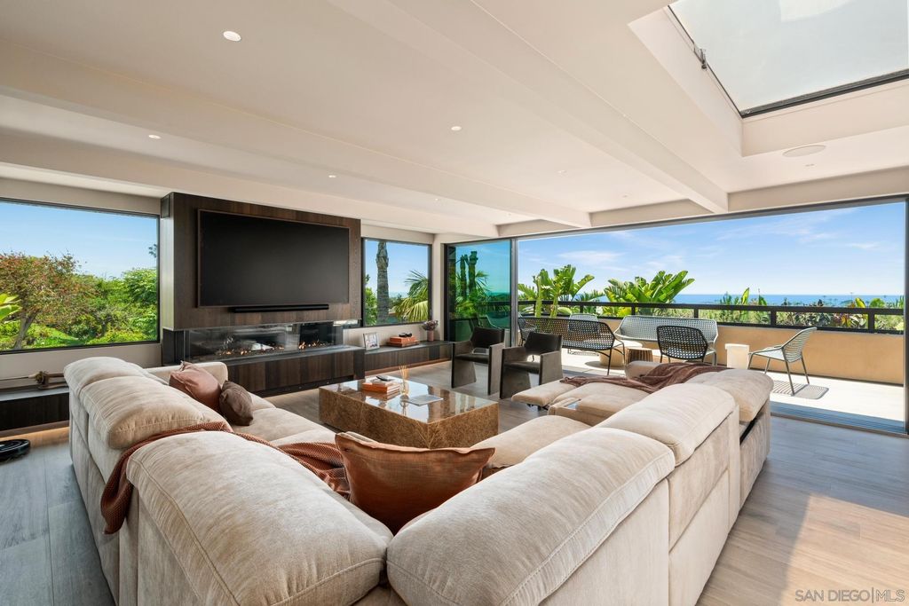 Photo of 255 Patty Hill Drive, Solana Beach, CA 92075 (MLS # 250032026)