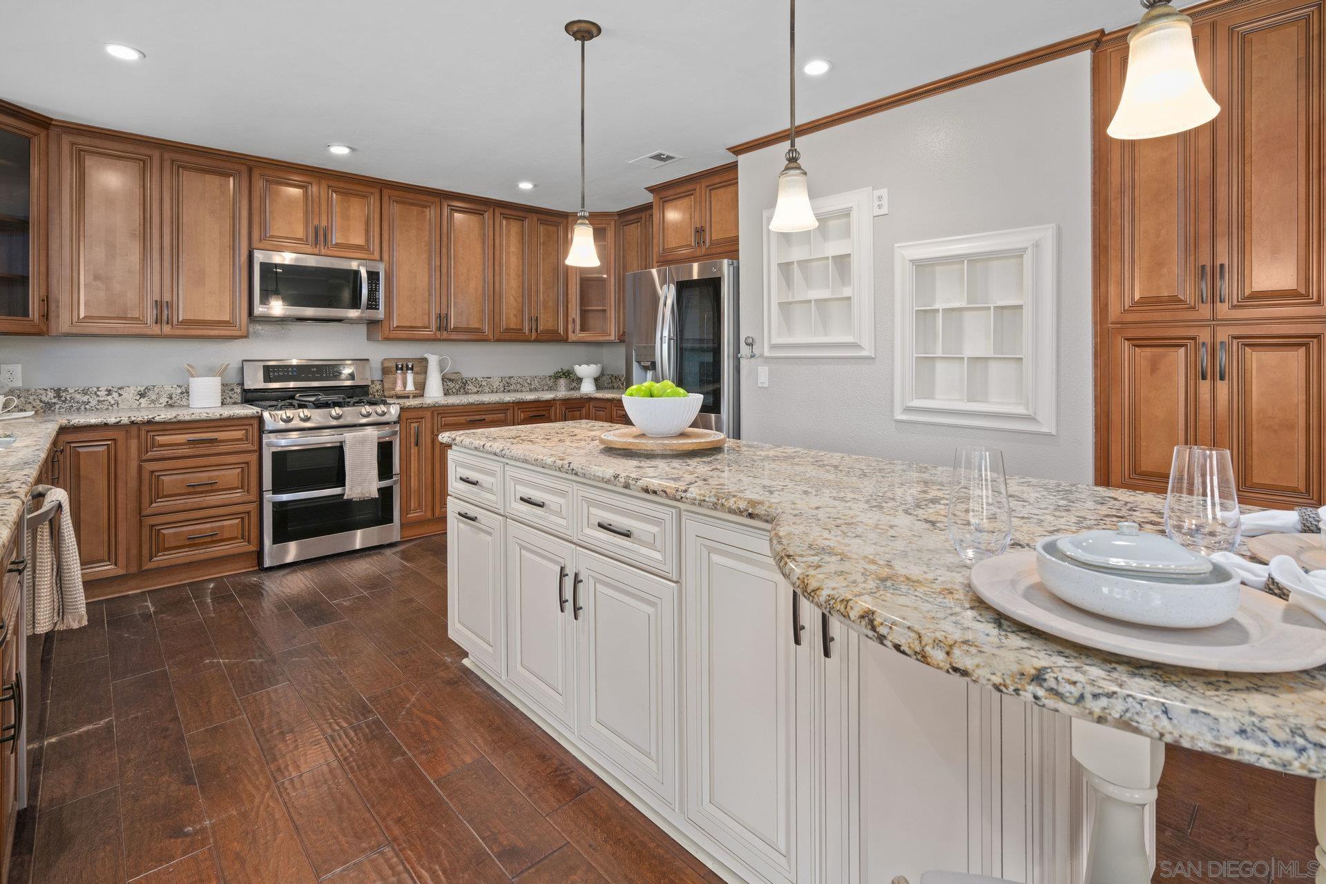 2556 S Cimarron Ter