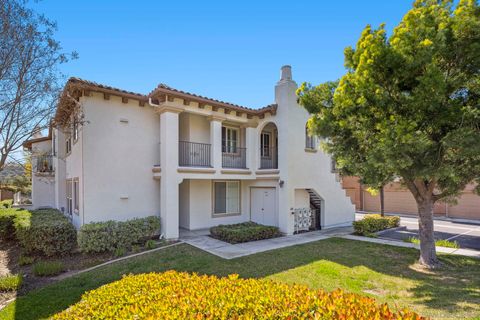 11077  Catarina Ln  Unit 321 San Diego CA 92128
