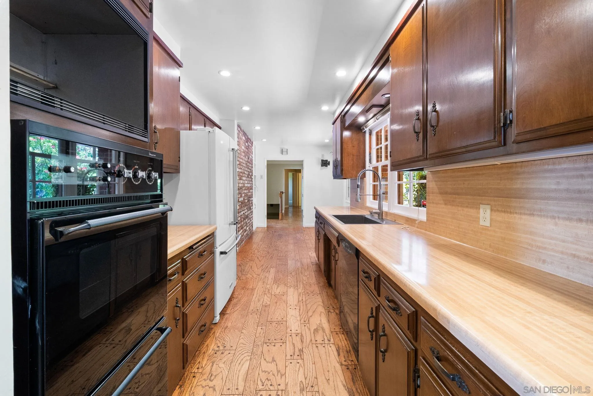 La Jolla, California 92037, United States, 5 Bedrooms Bedrooms, ,5 BathroomsBathrooms,Residential,Active,133993