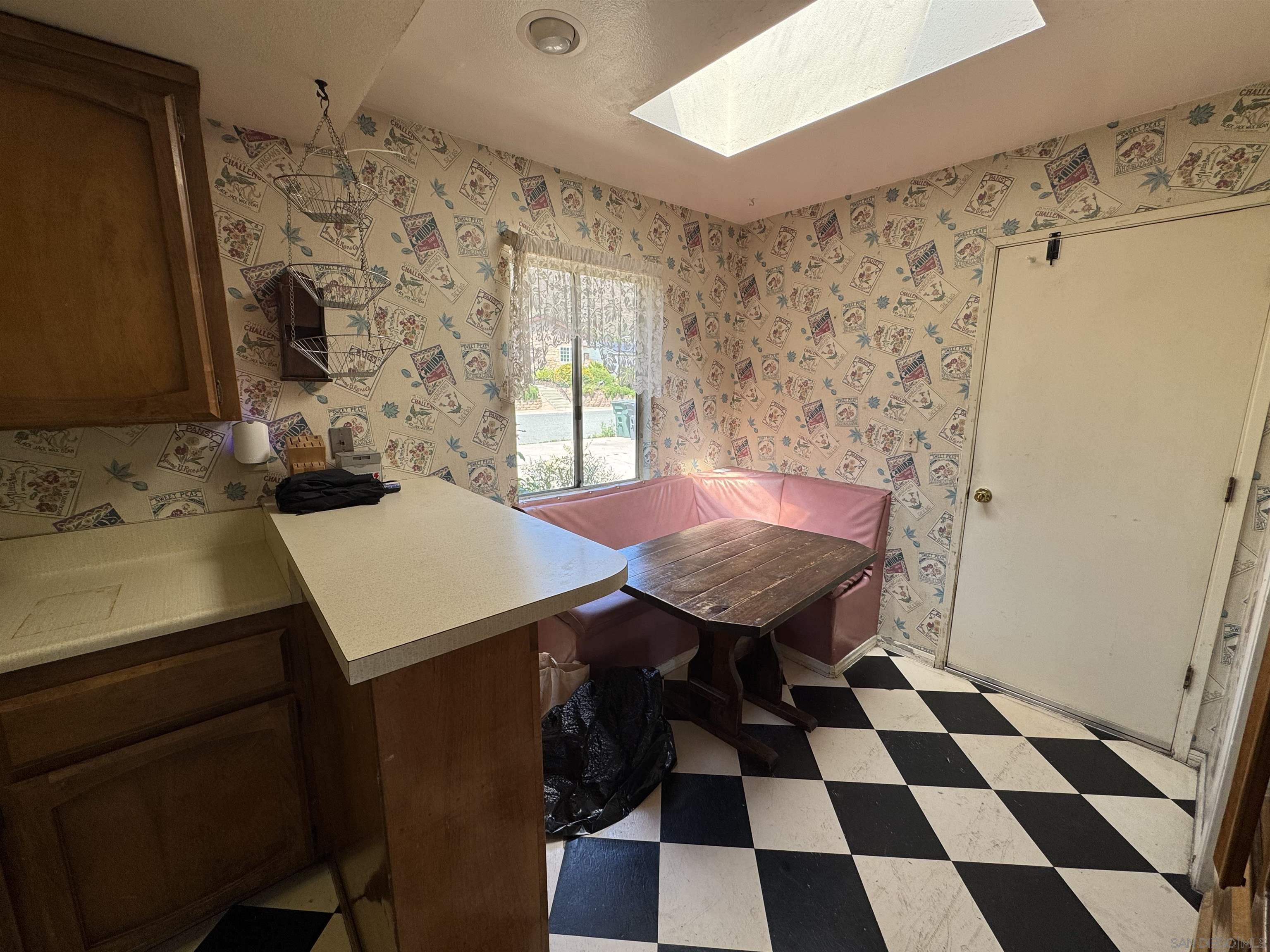 817 Arboleda Rd