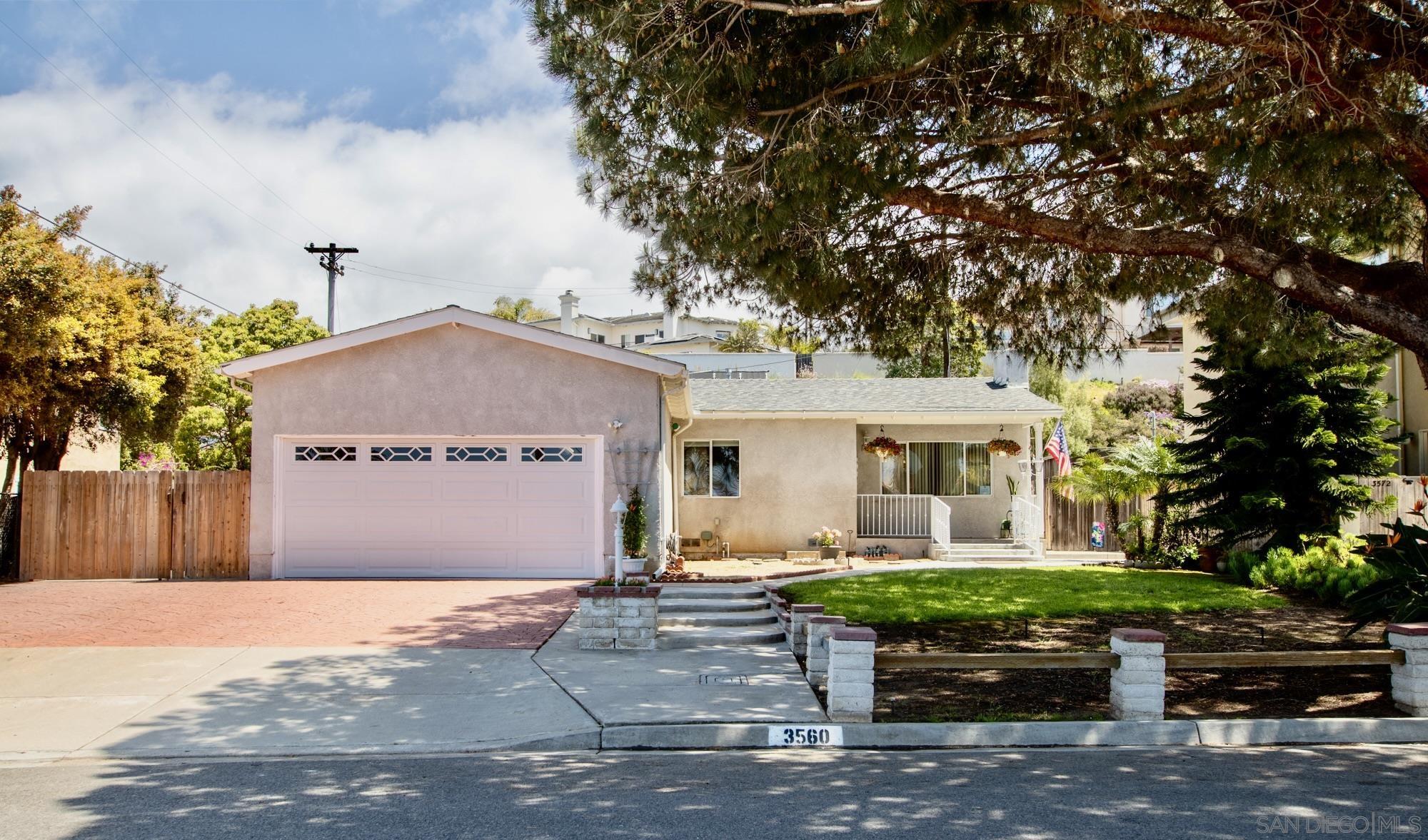 3560  Donna Dr