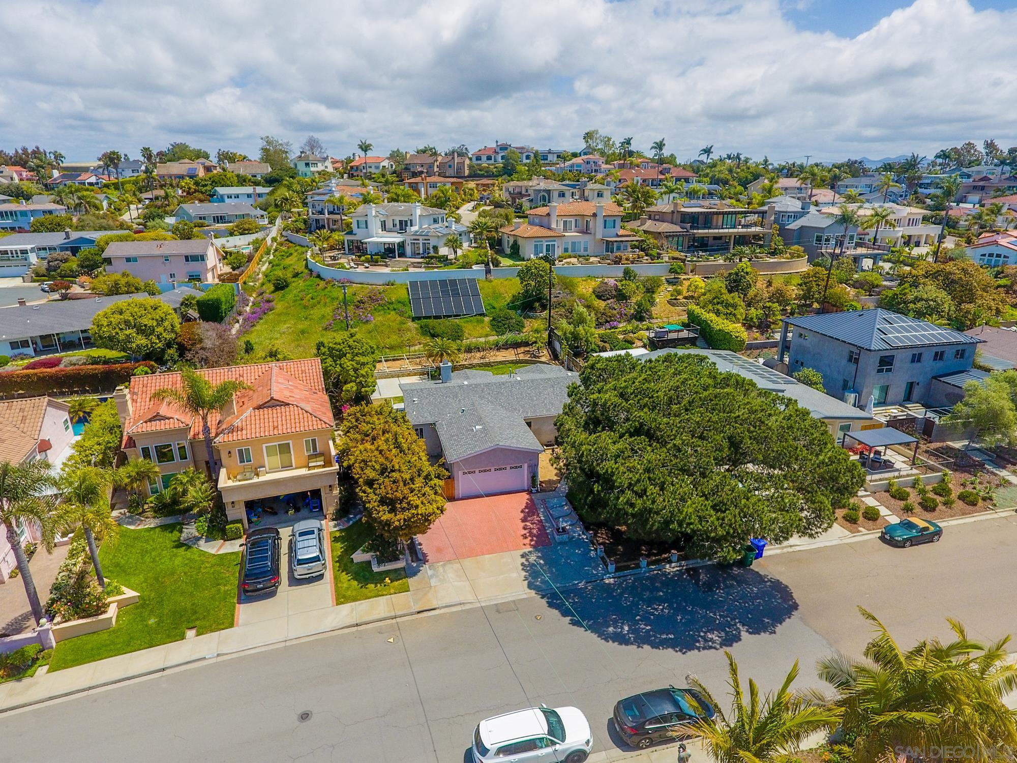 3560  Donna Dr