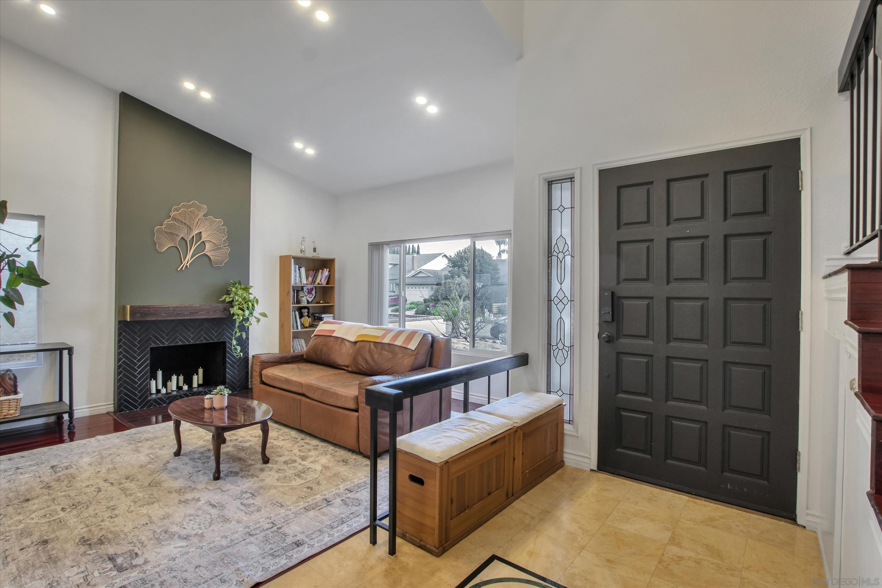 3942 Catamarca Dr