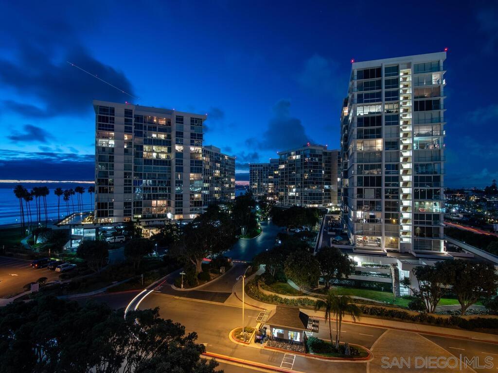 1810 Avenida del Mundo 505