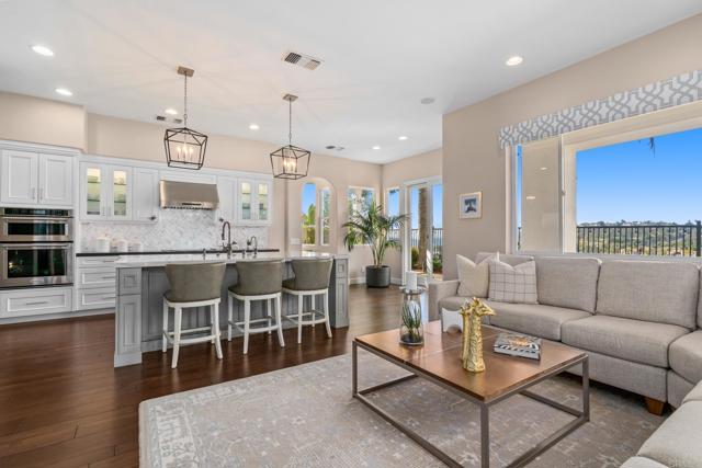6281 Paseo Privado