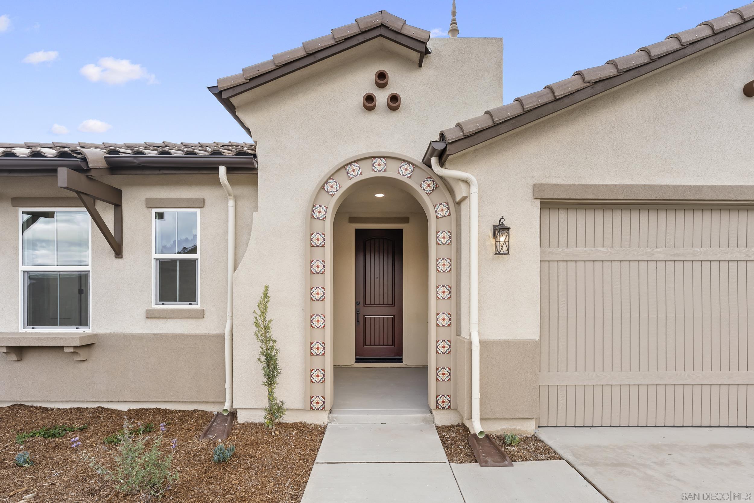 1238 Topanga Dr