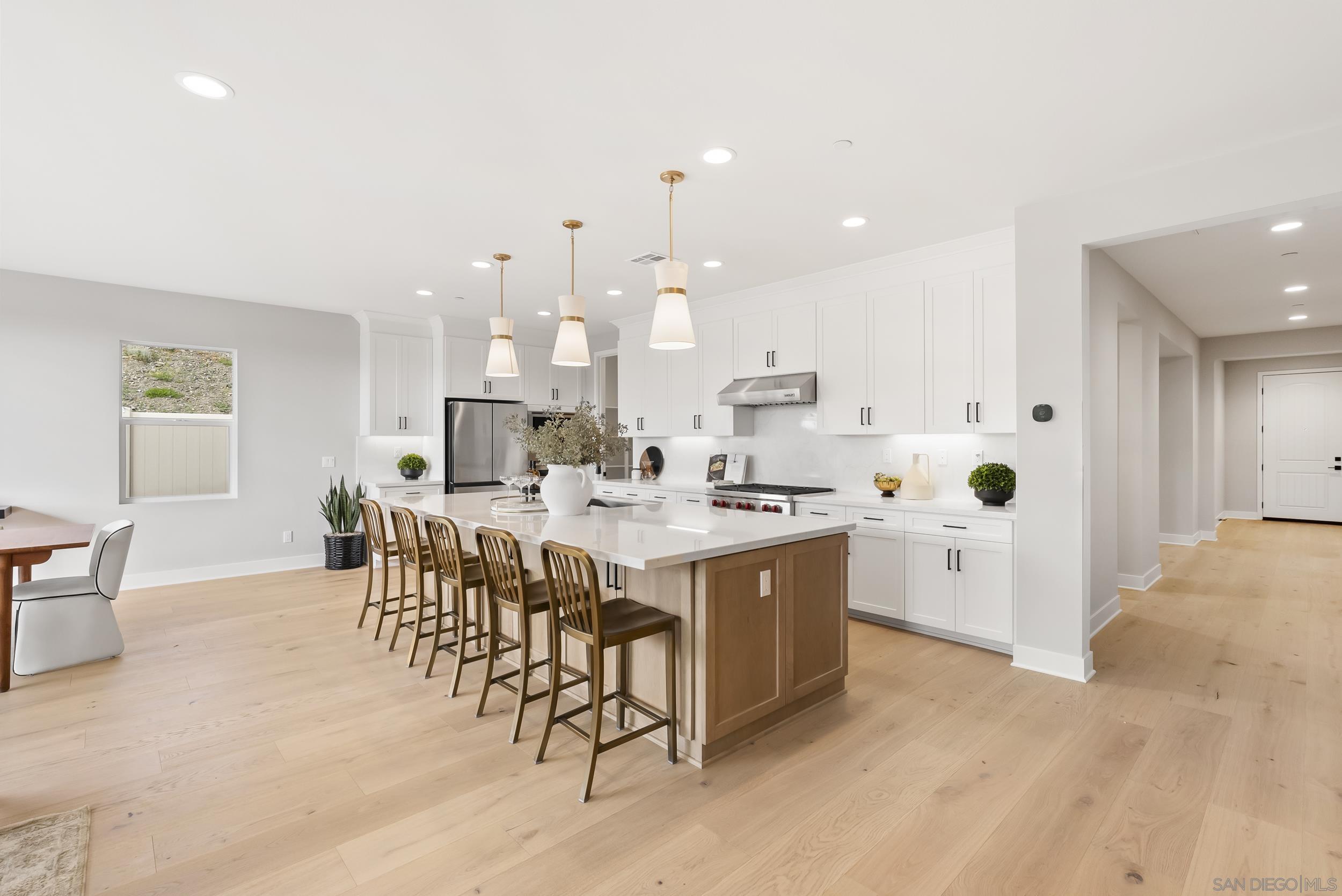 1238 Topanga Dr