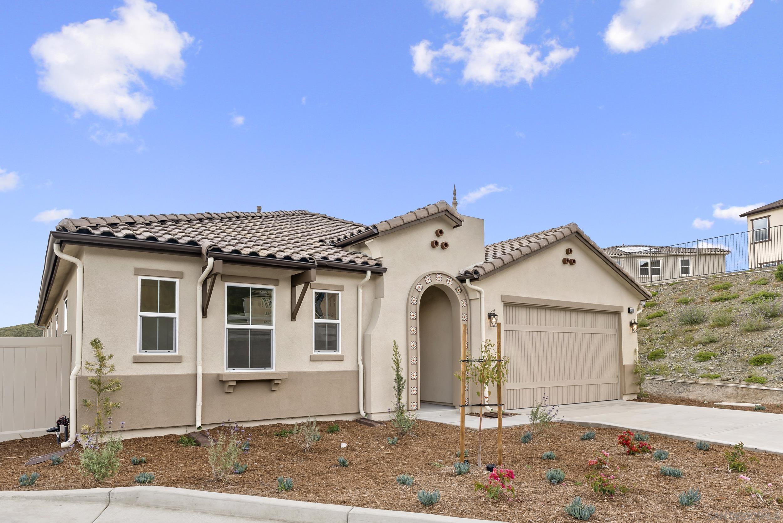 1238 Topanga Dr