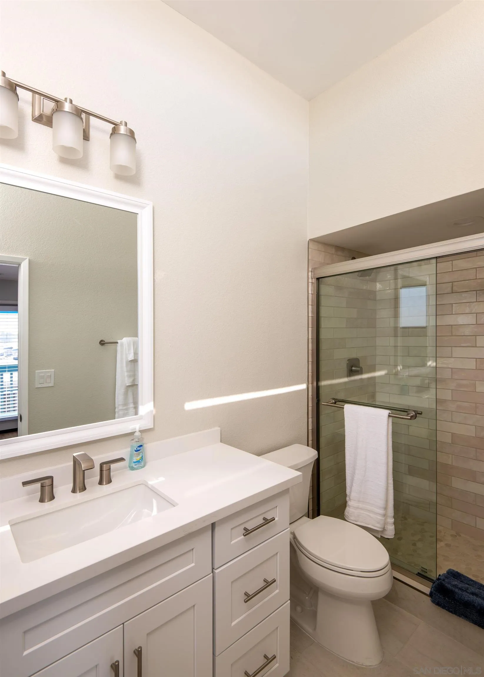 San Diego, California 92109, United States, 3 Bedrooms Bedrooms, ,4 BathroomsBathrooms,Residential,Active,20551