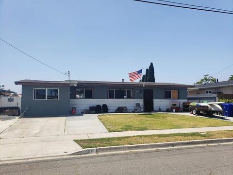 Single Family Residence in San Diego CA 5381 Vergara St Street.jpg