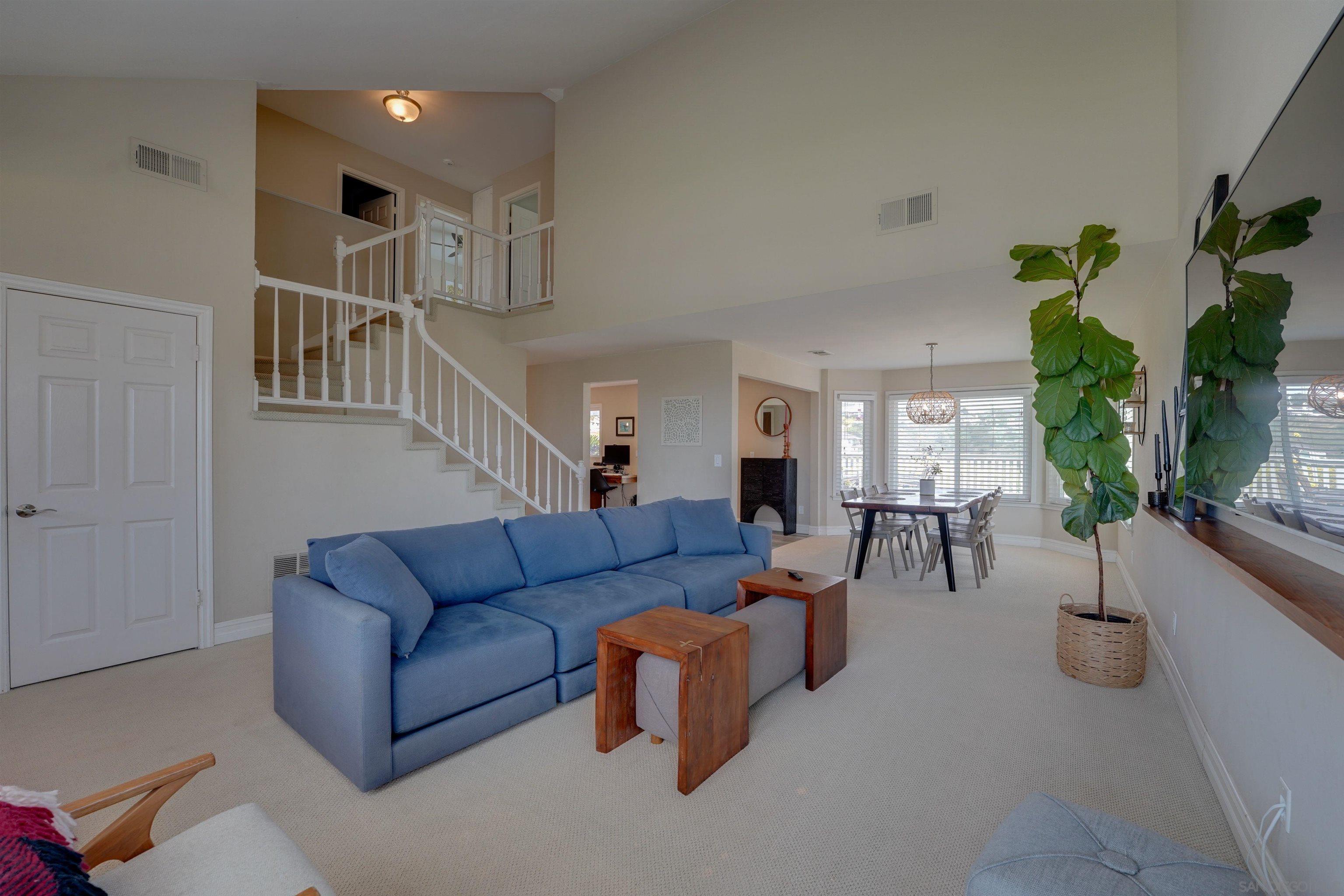 1647 Hawk View Drive