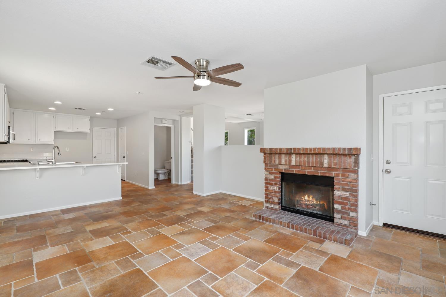 1745 Cottonwood Dr