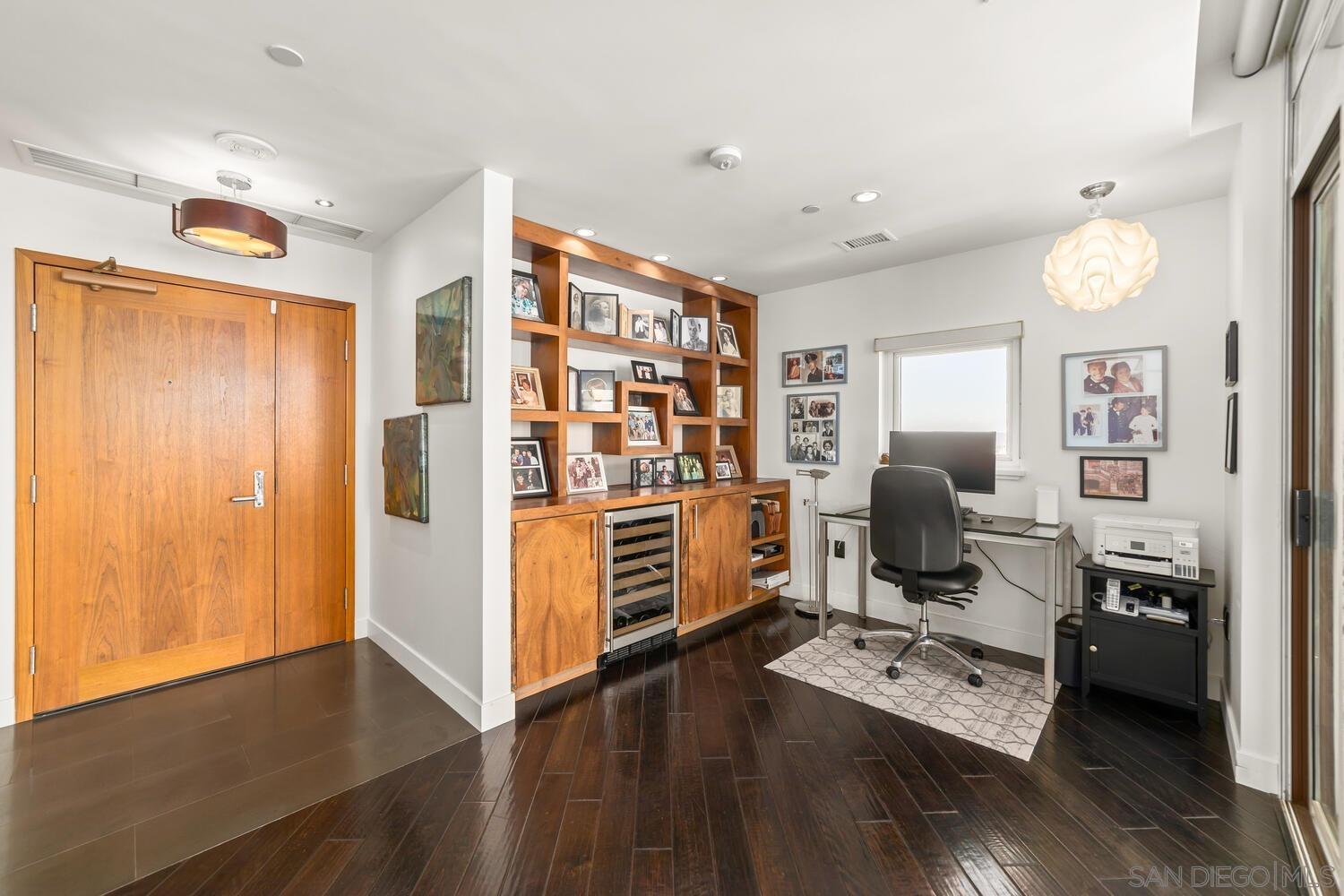700 W Harbor 2101