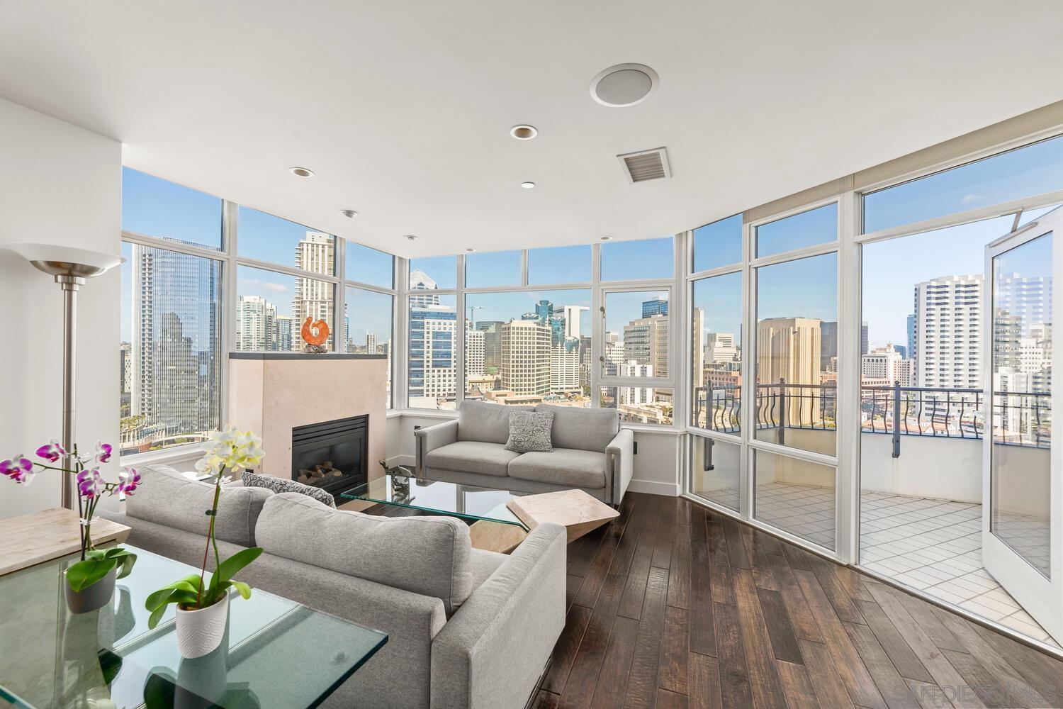 700 W Harbor 2101