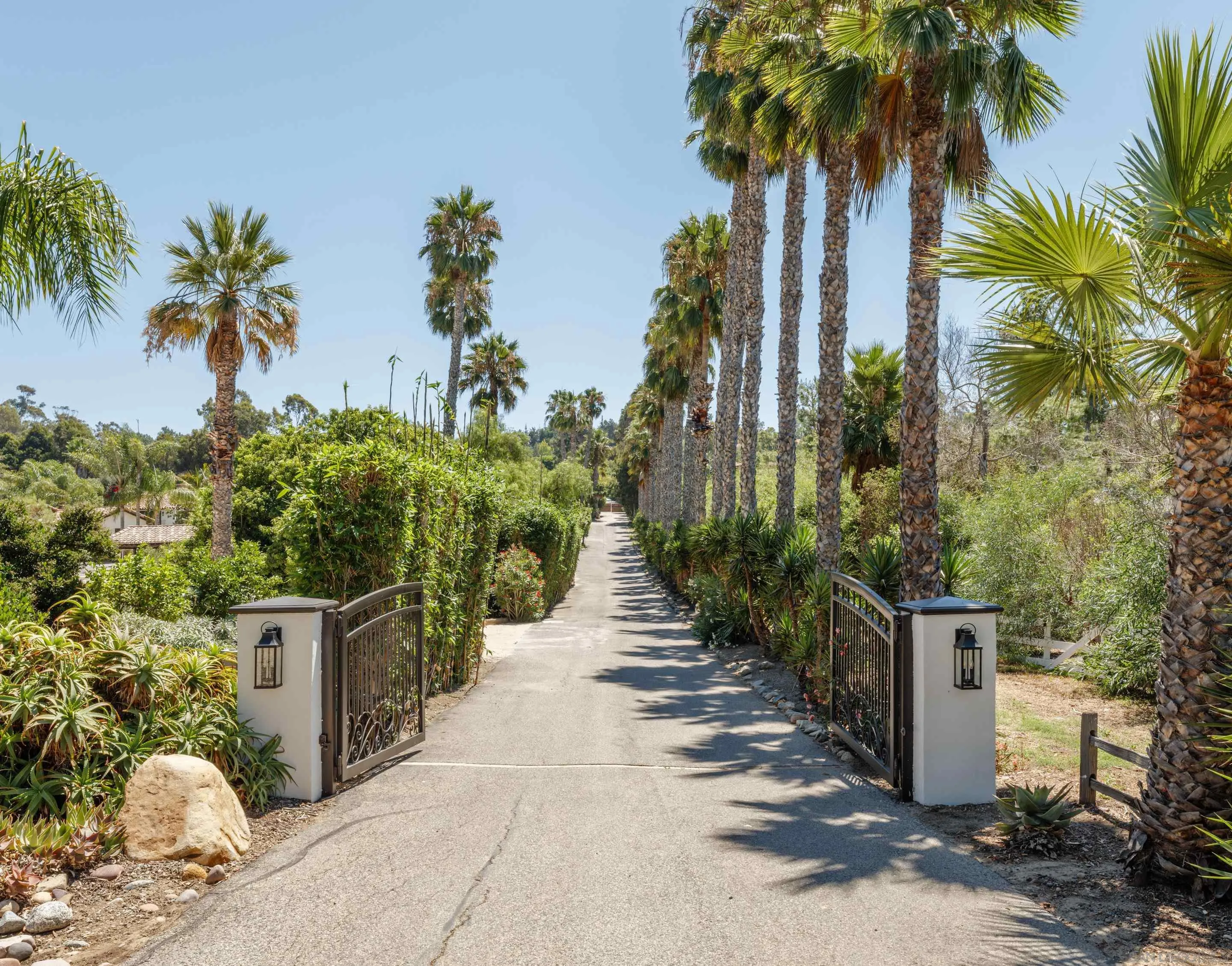 Rancho Santa Fe, California 92067, United States, 8 Bedrooms Bedrooms, ,7 BathroomsBathrooms,Residential,Active,3273