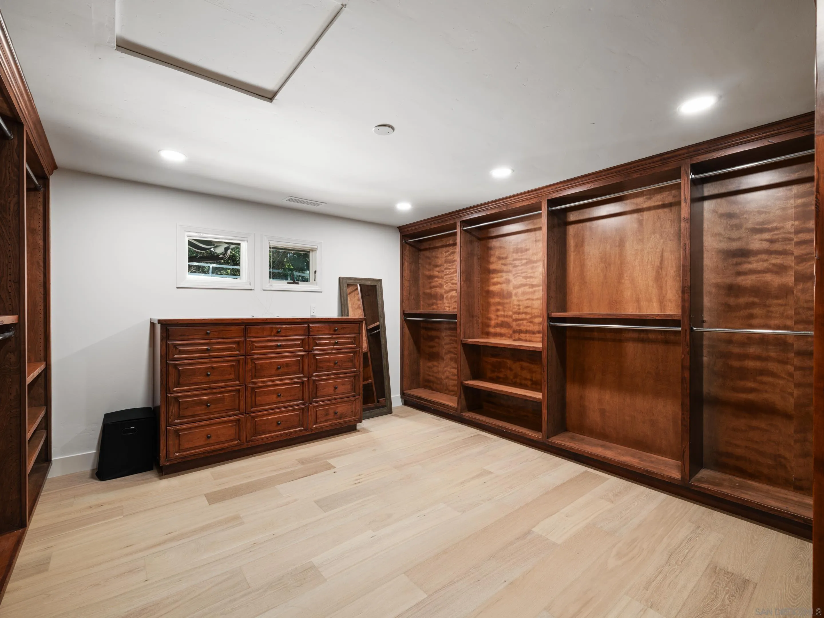 Rancho Santa Fe, California 92067, United States, 8 Bedrooms Bedrooms, ,7 BathroomsBathrooms,Residential,Active,3273