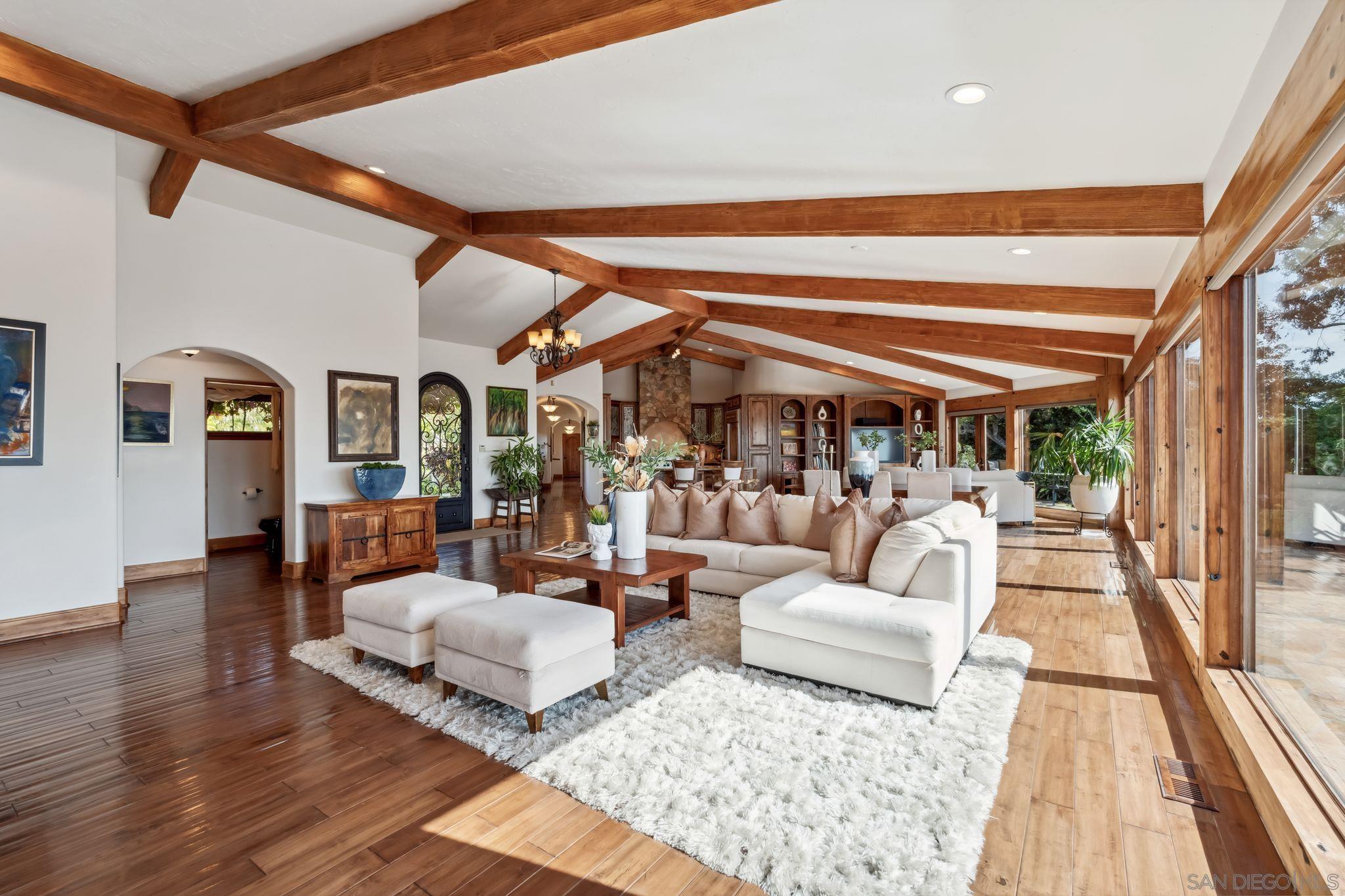 912 Newkirk Dr