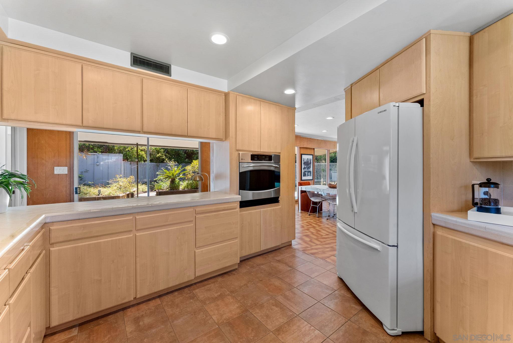 4936 Alzeda Drive