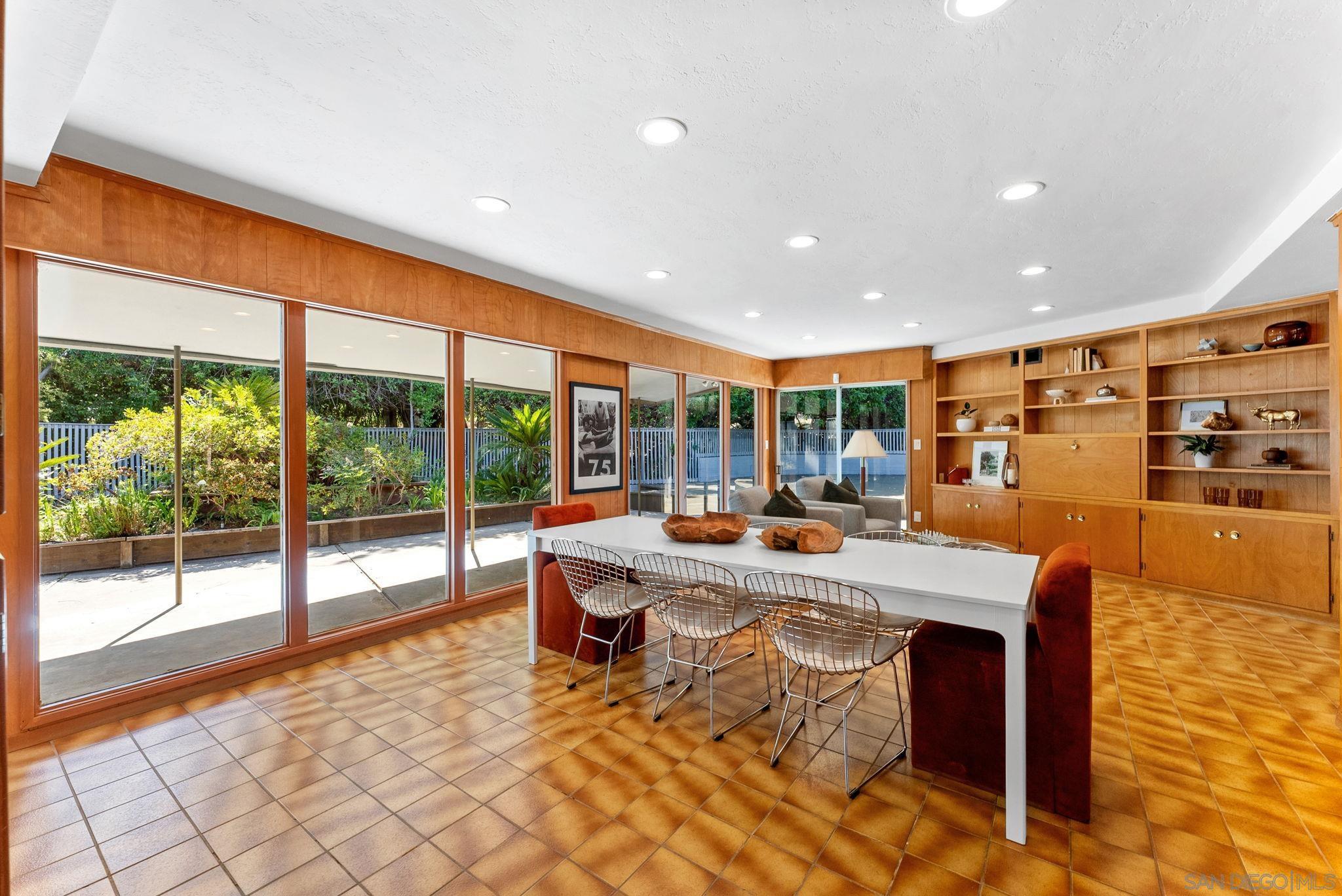 4936 Alzeda Drive