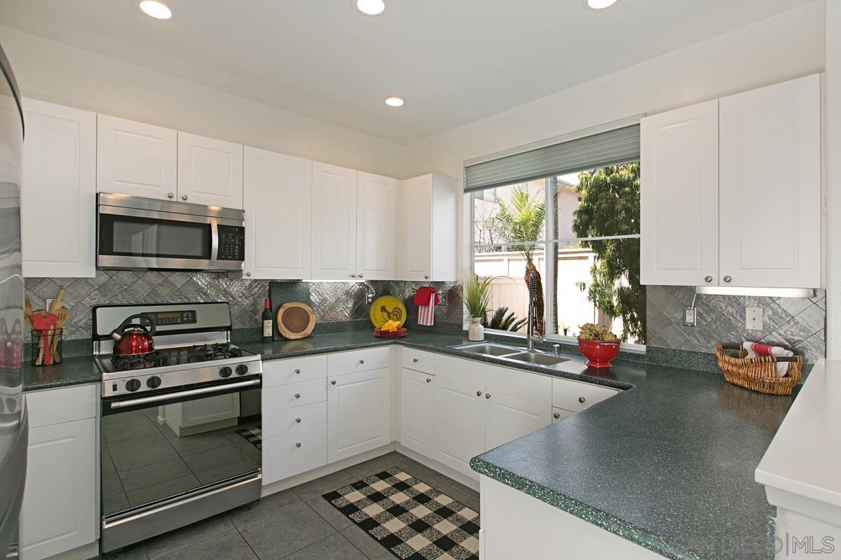 3081 W Canyon