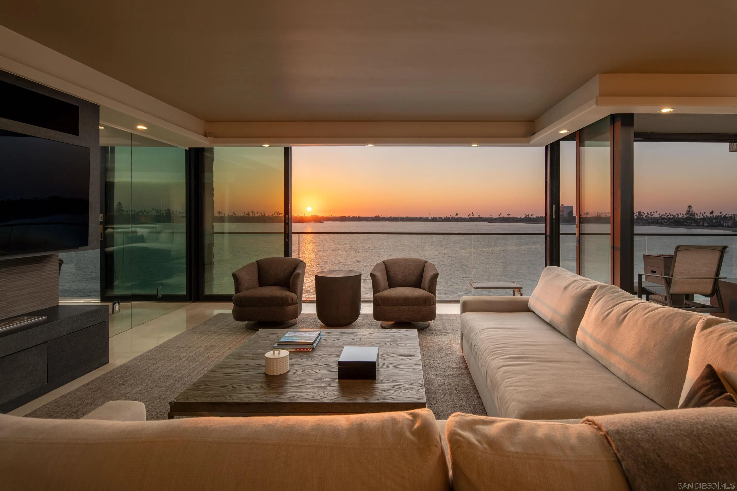 San Diego, California 92109, United States, 3 Bedrooms Bedrooms, ,3 BathroomsBathrooms,Residential,Active,20447