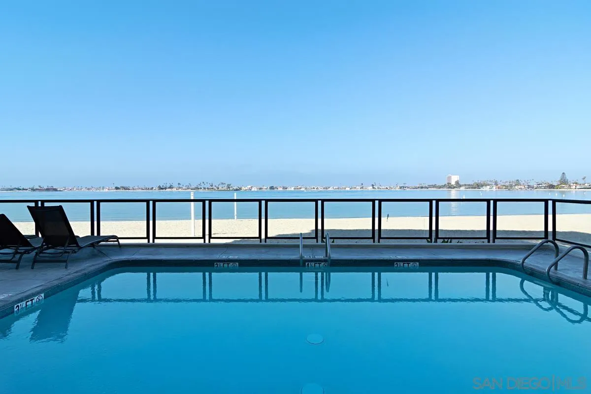 San Diego, California 92109, United States, 3 Bedrooms Bedrooms, ,3 BathroomsBathrooms,Residential,Active,20447