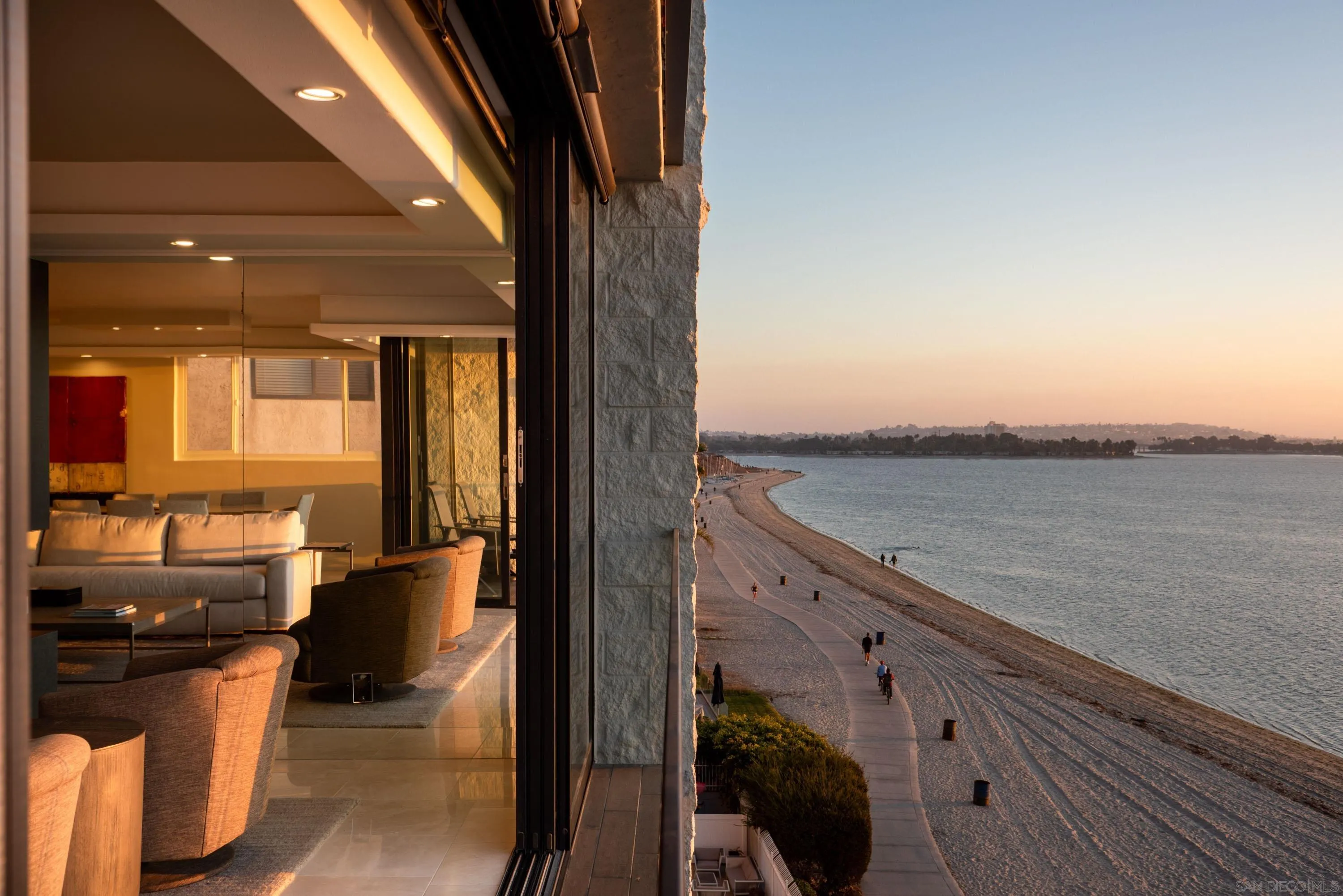 San Diego, California 92109, United States, 3 Bedrooms Bedrooms, ,3 BathroomsBathrooms,Residential,Active,20447