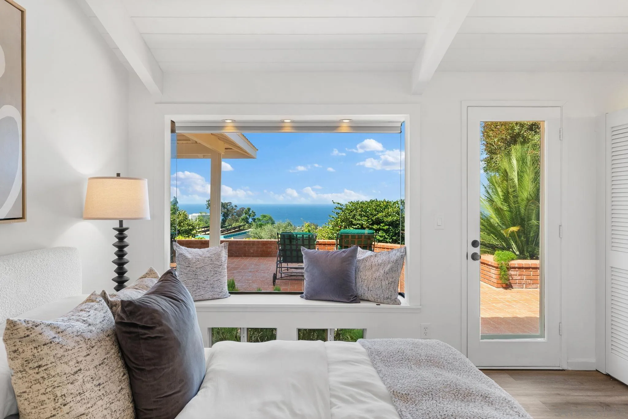 La Jolla, California 92037, United States, 3 Bedrooms Bedrooms, ,3 BathroomsBathrooms,Residential,Pending,112849