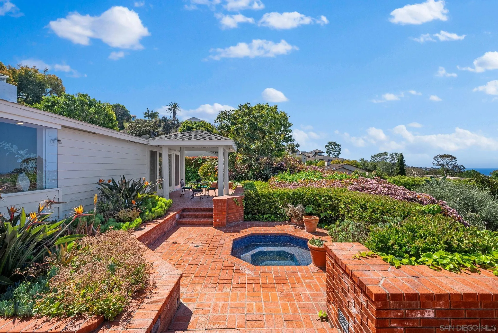 La Jolla, California 92037, United States, 3 Bedrooms Bedrooms, ,3 BathroomsBathrooms,Residential,Pending,112849