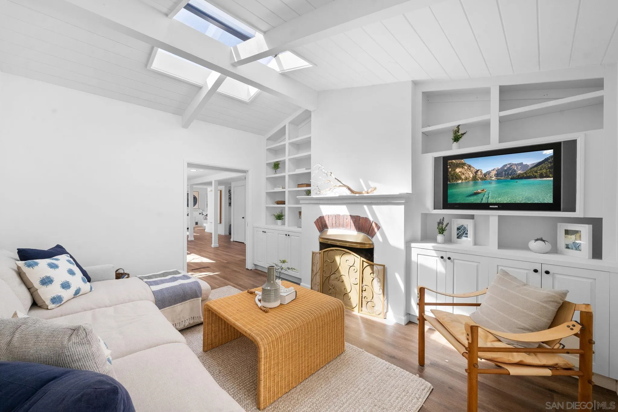 La Jolla, California 92037, United States, 3 Bedrooms Bedrooms, ,3 BathroomsBathrooms,Residential,Pending,112849