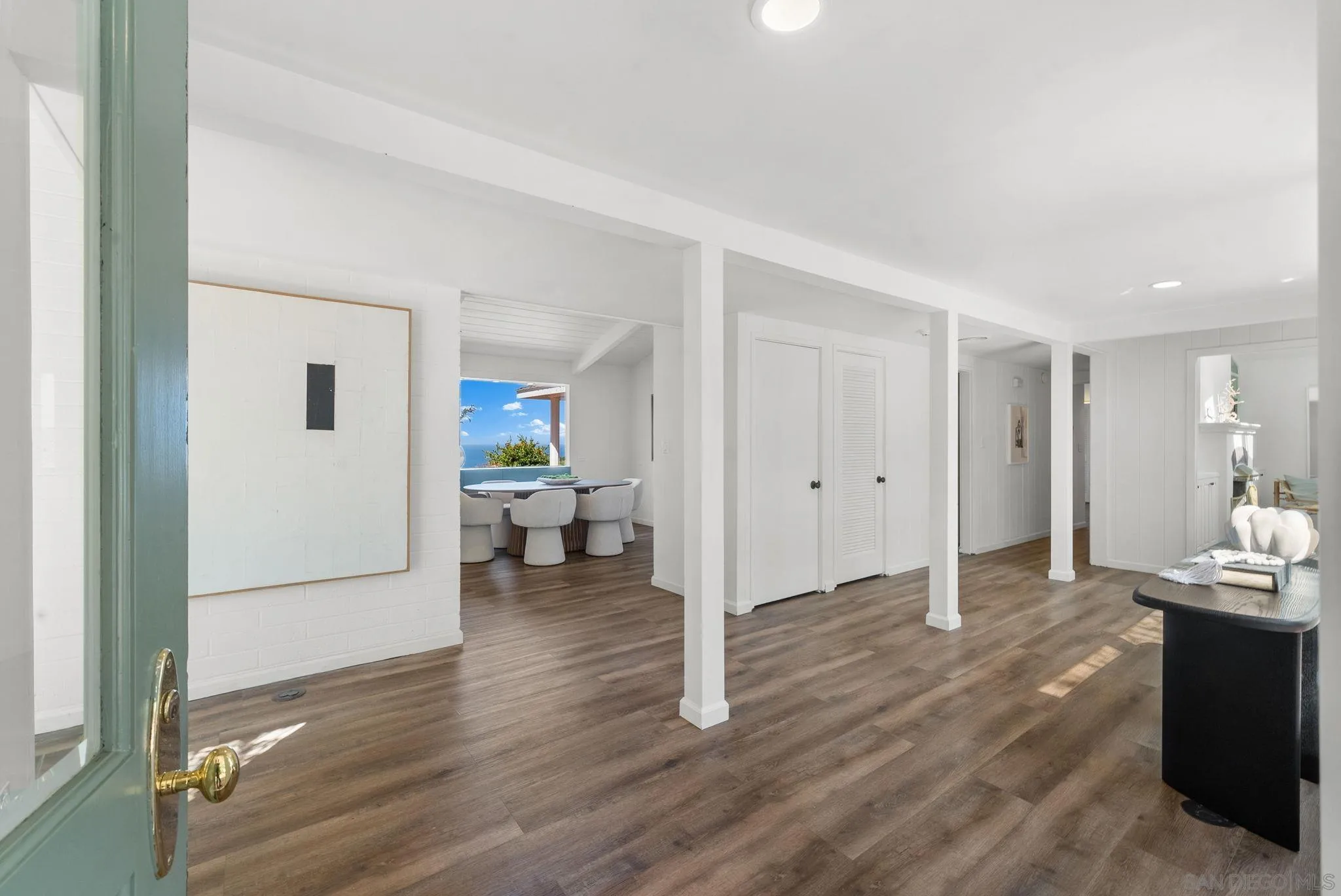 La Jolla, California 92037, United States, 3 Bedrooms Bedrooms, ,3 BathroomsBathrooms,Residential,Pending,112849