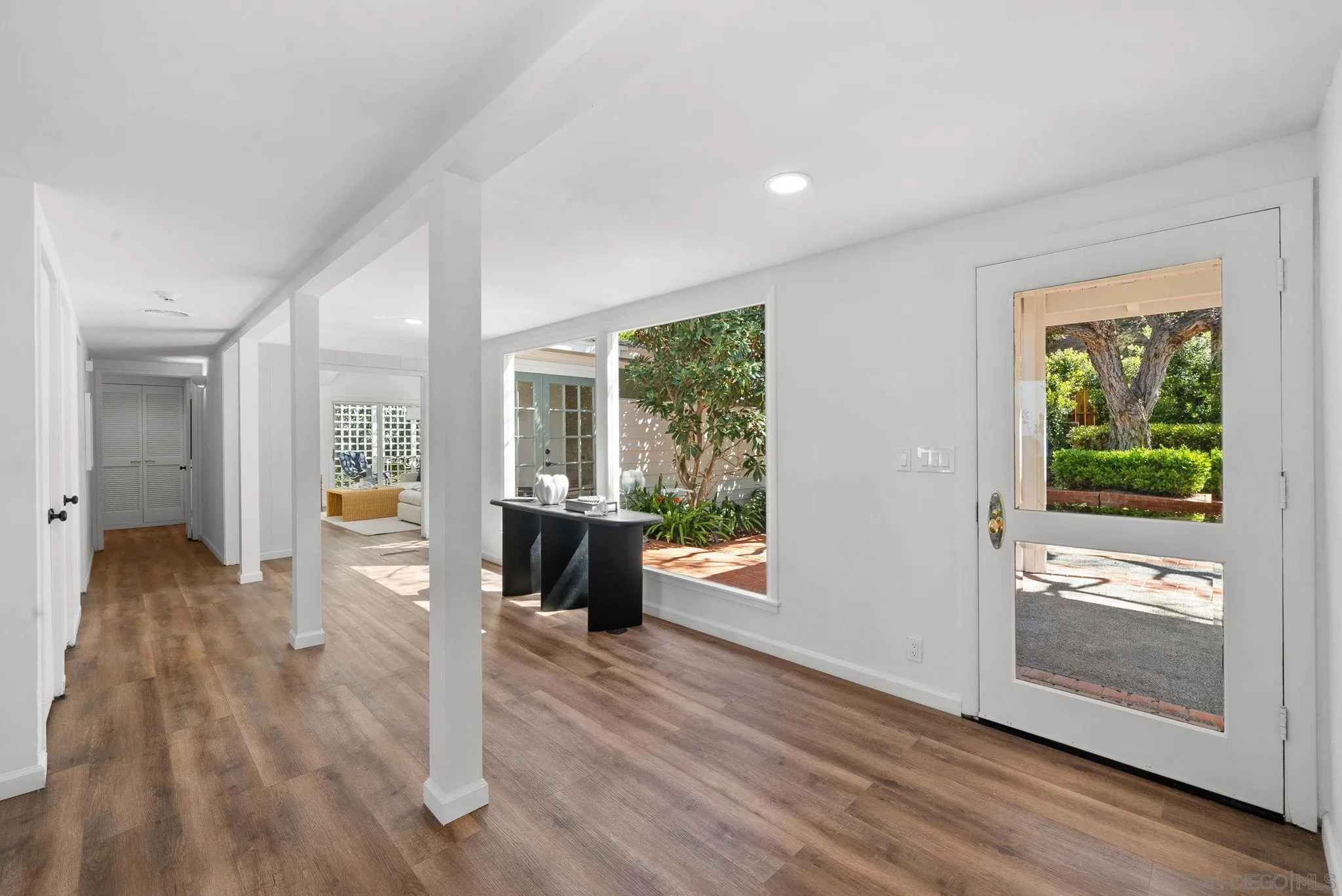 La Jolla, California 92037, United States, 3 Bedrooms Bedrooms, ,3 BathroomsBathrooms,Residential,Pending,112849