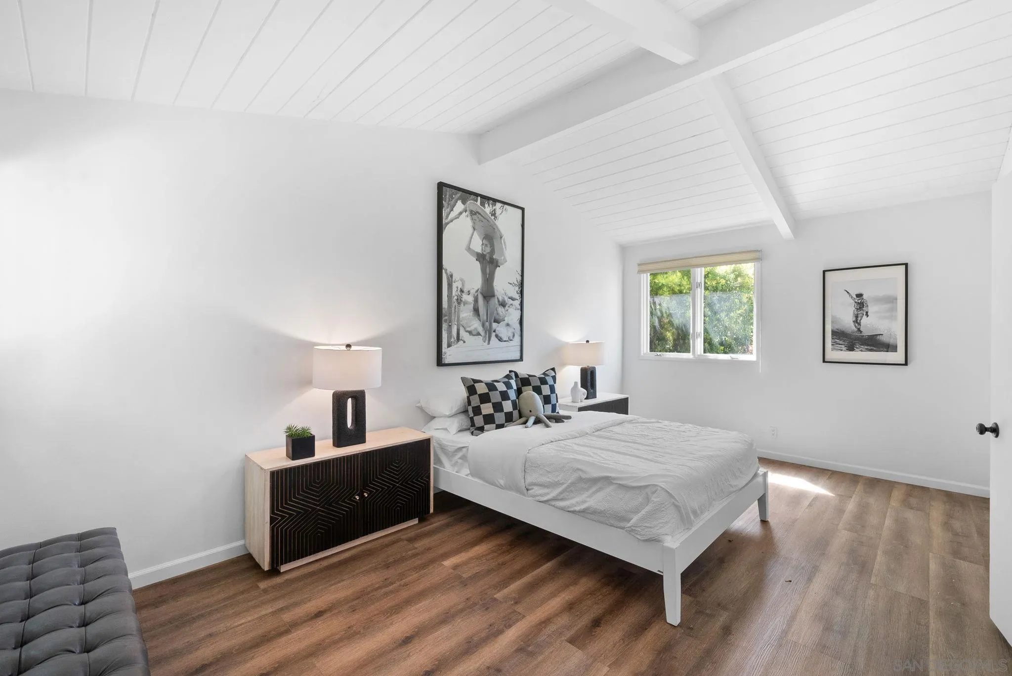 La Jolla, California 92037, United States, 3 Bedrooms Bedrooms, ,3 BathroomsBathrooms,Residential,Pending,112849