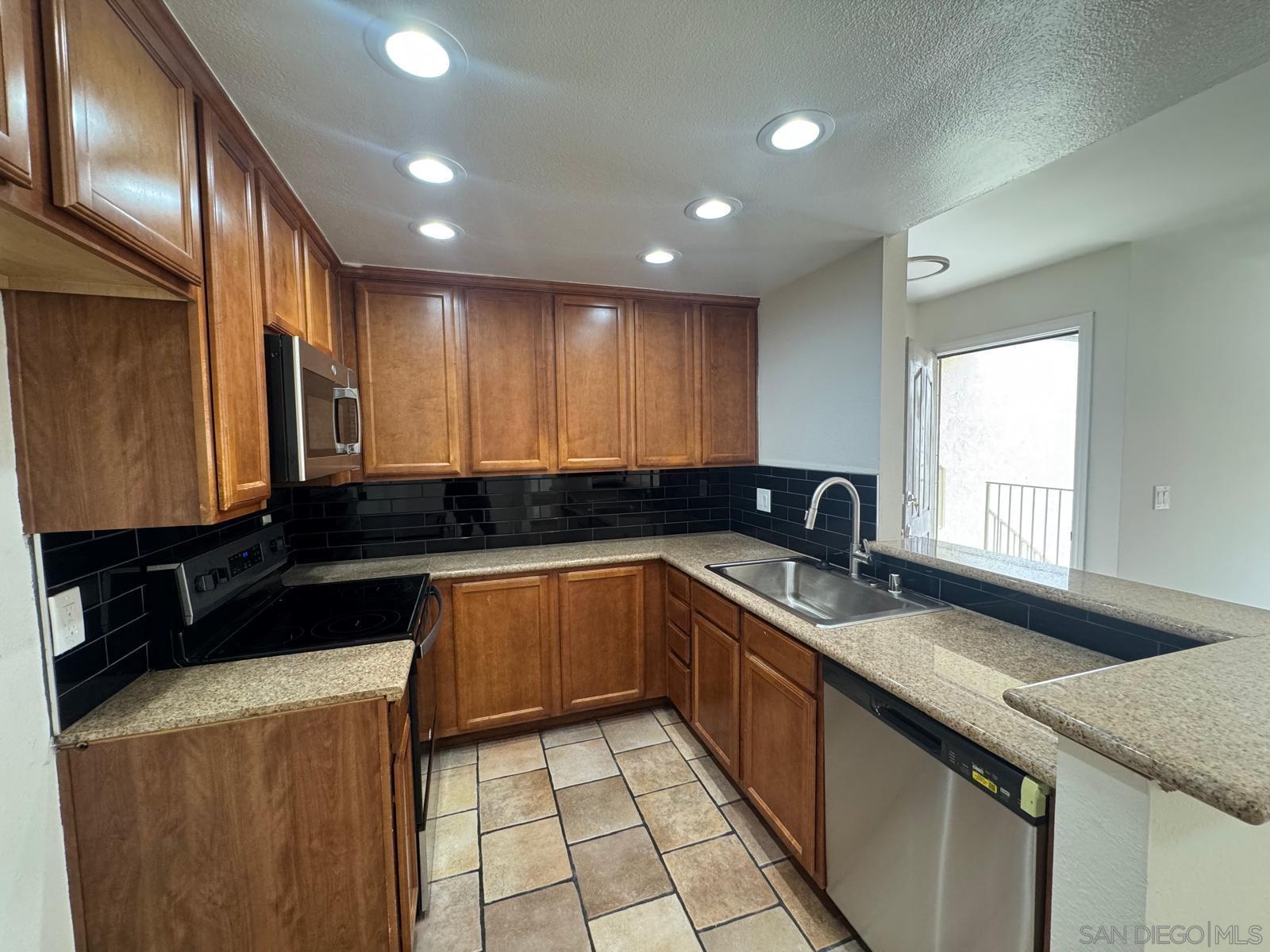 432 Edgehill Ln 8
