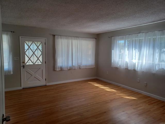 25519 Alliene Av Lomita