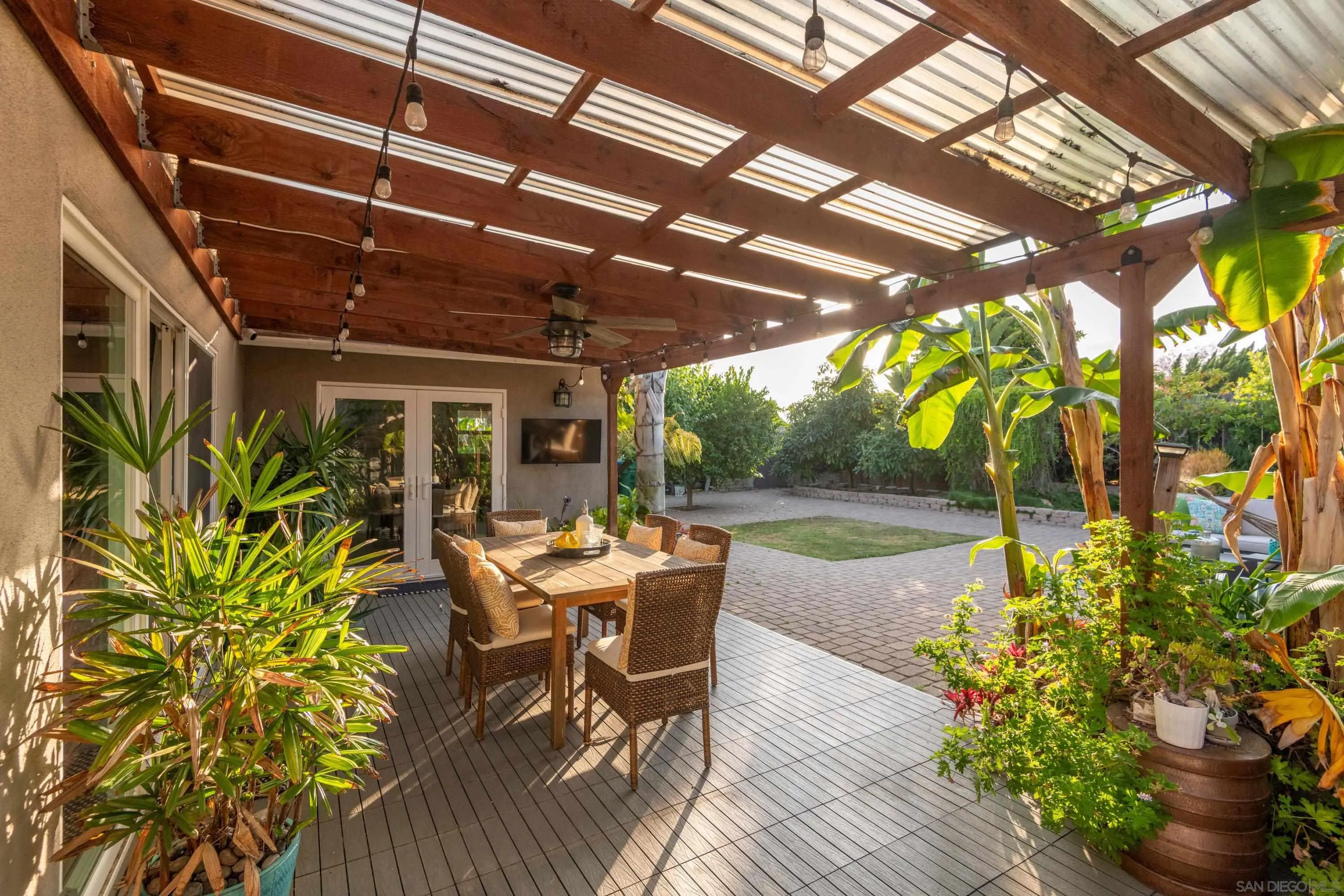 San Diego, California 92117, United States, 3 Bedrooms Bedrooms, ,2 BathroomsBathrooms,Residential,Active,160505