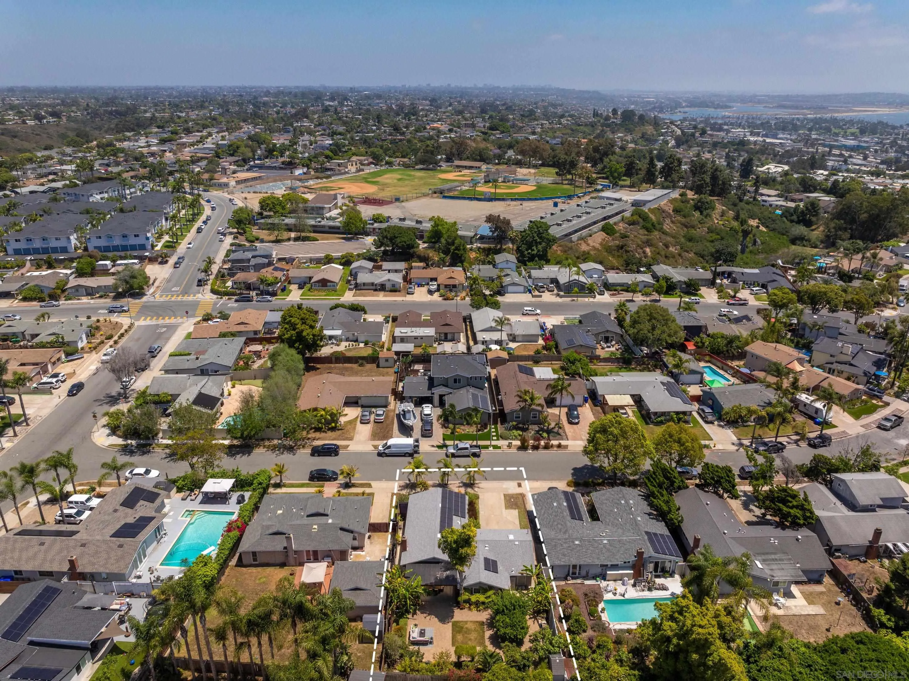 San Diego, California 92117, United States, 3 Bedrooms Bedrooms, ,2 BathroomsBathrooms,Residential,Active,160505