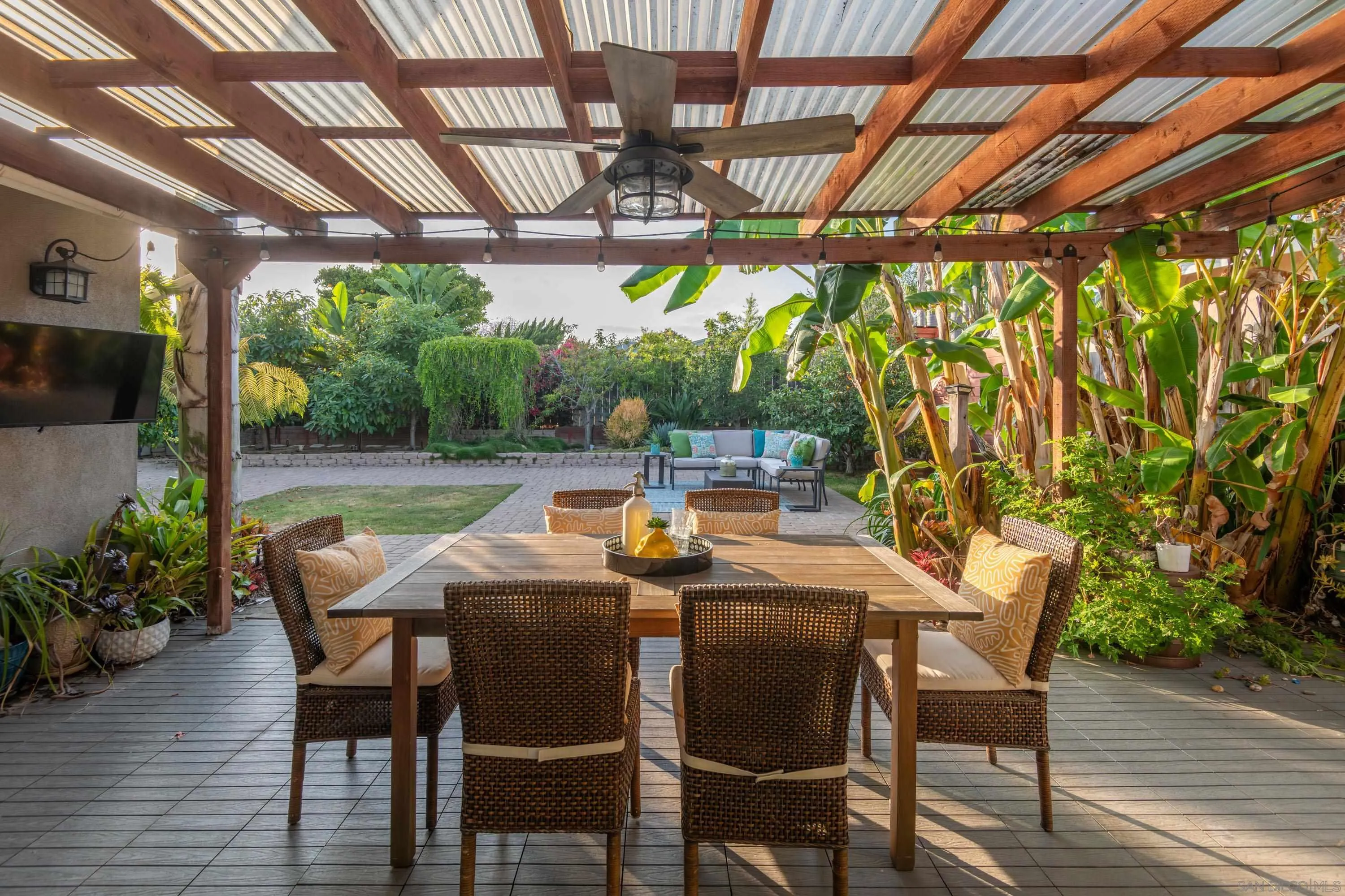 San Diego, California 92117, United States, 3 Bedrooms Bedrooms, ,2 BathroomsBathrooms,Residential,Active,160505