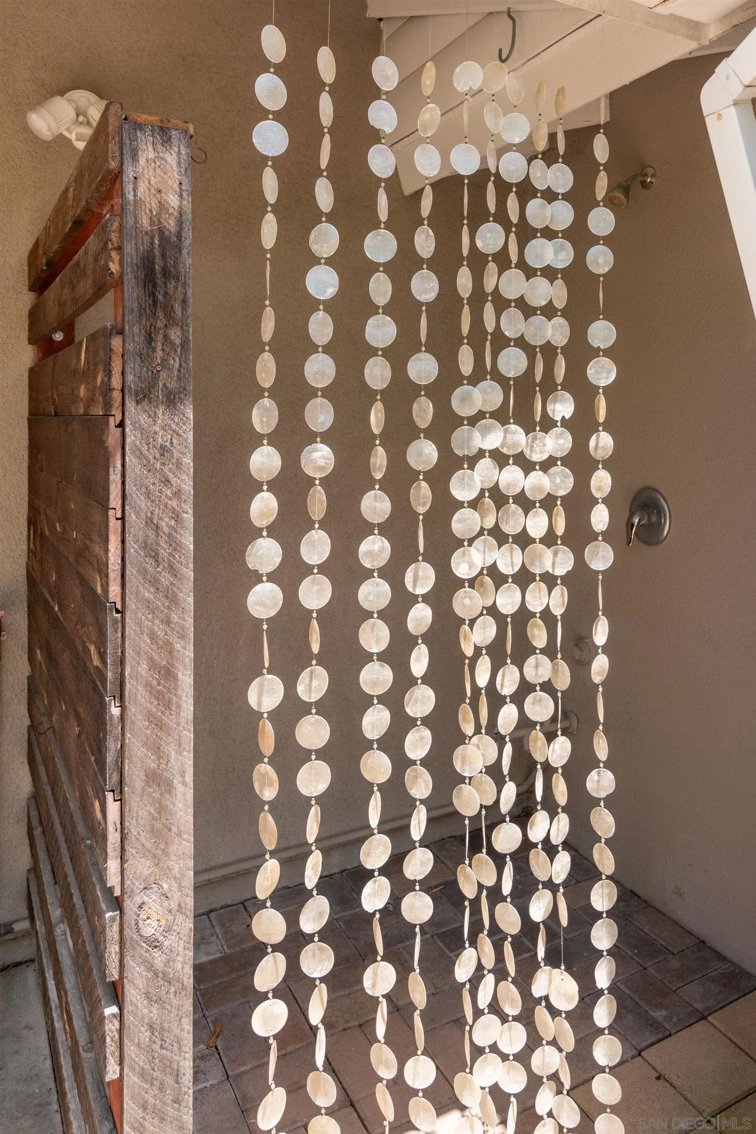 San Diego, California 92117, United States, 3 Bedrooms Bedrooms, ,2 BathroomsBathrooms,Residential,Active,160505