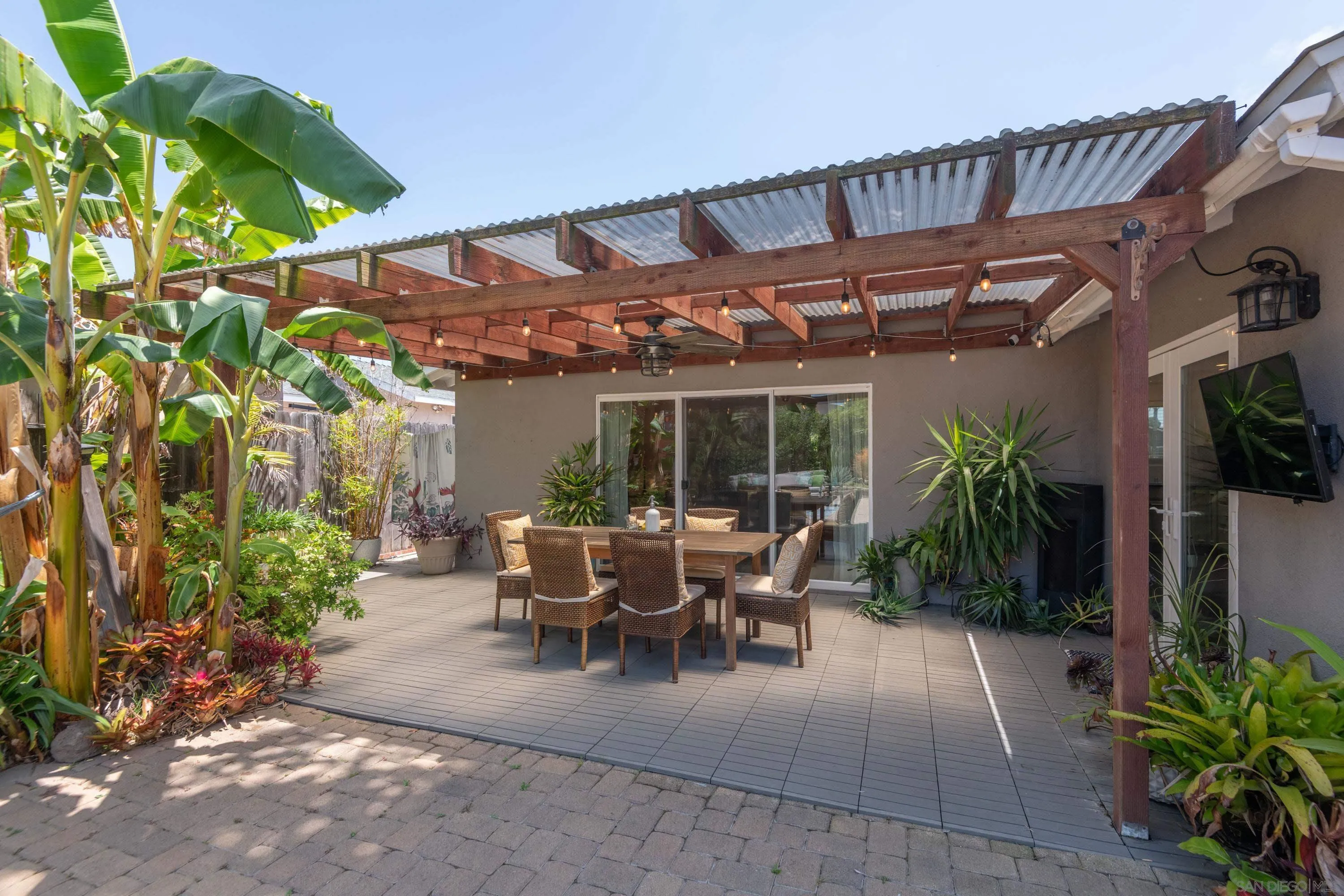 San Diego, California 92117, United States, 3 Bedrooms Bedrooms, ,2 BathroomsBathrooms,Residential,Active,160505