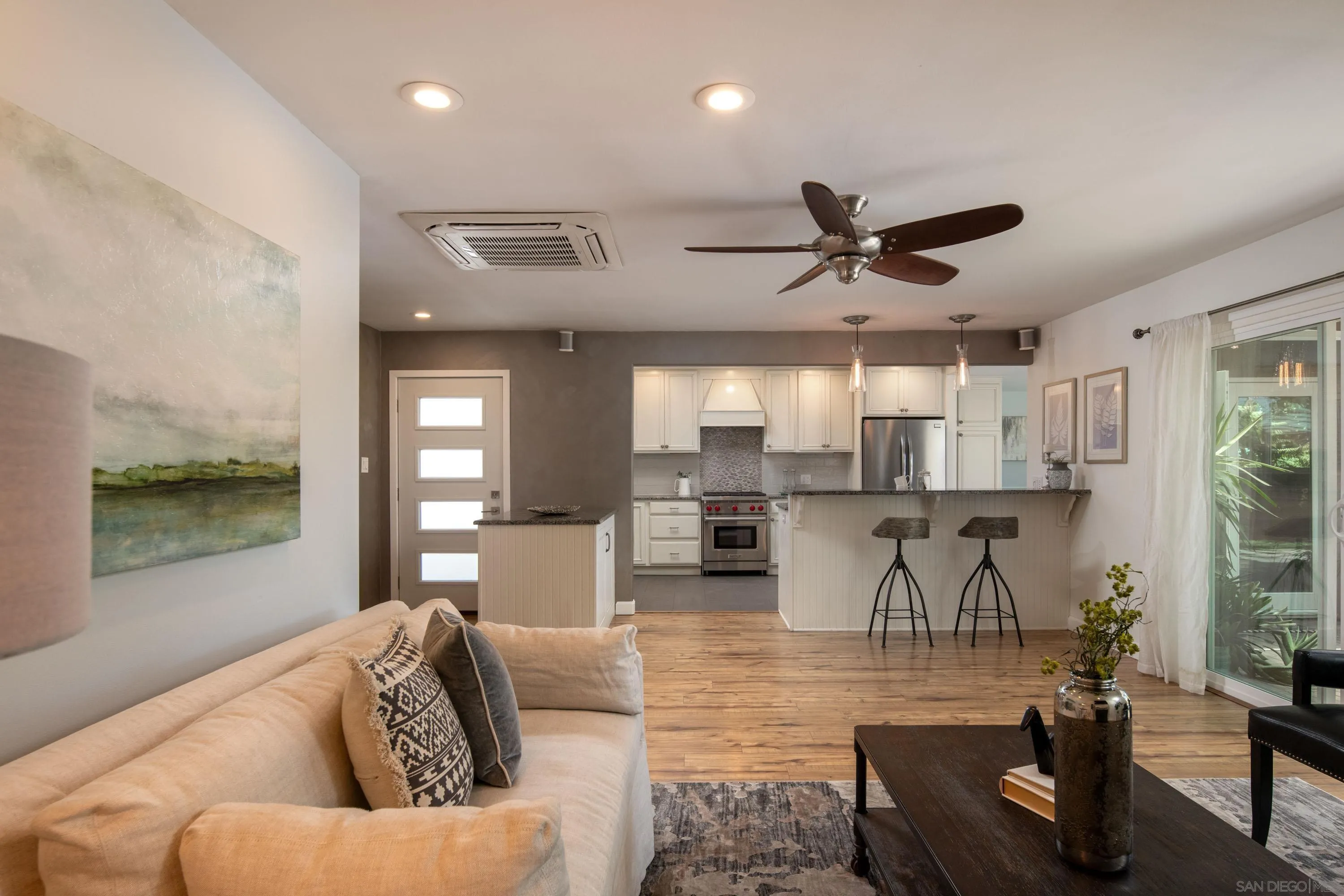 San Diego, California 92117, United States, 3 Bedrooms Bedrooms, ,2 BathroomsBathrooms,Residential,Active,160505