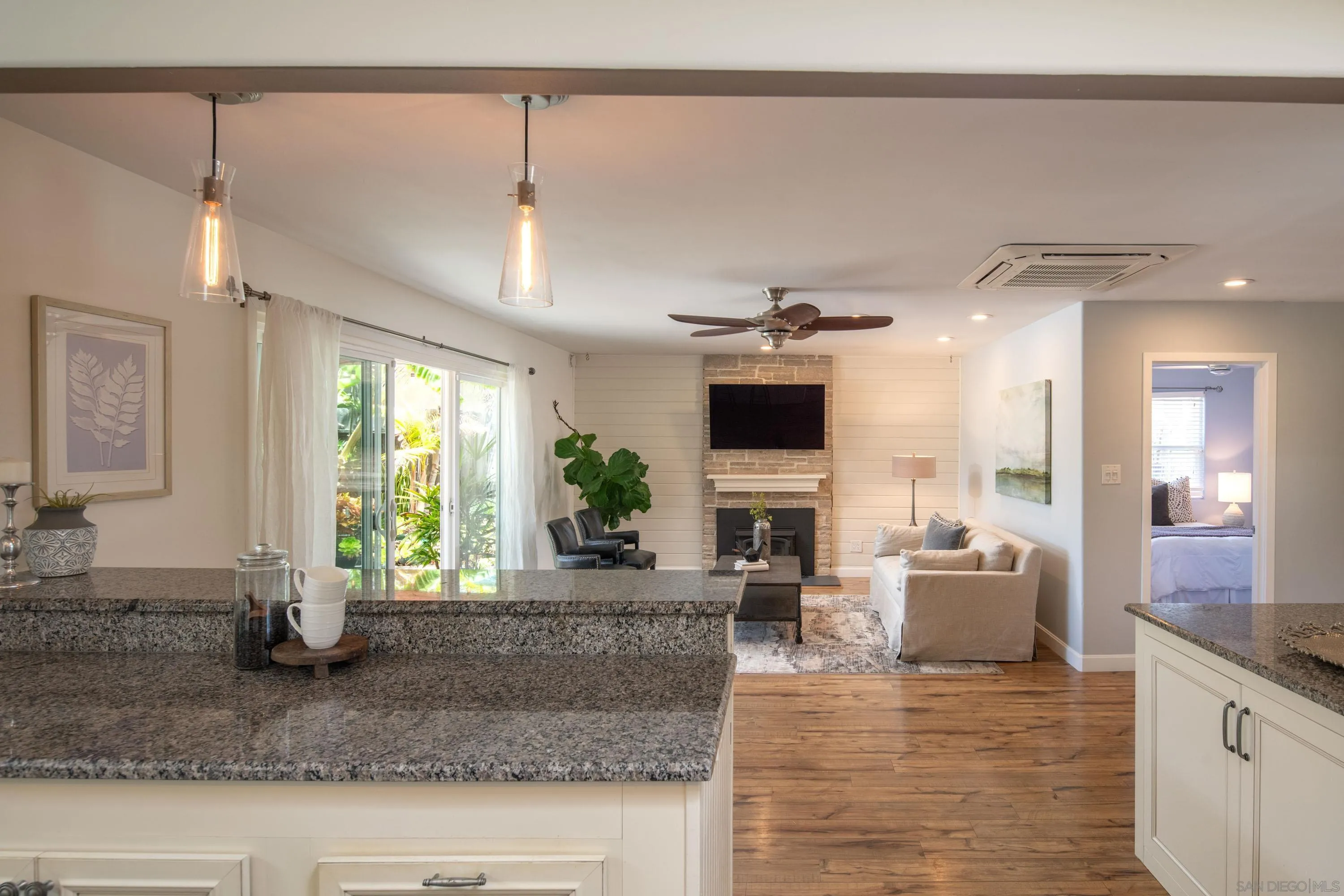 San Diego, California 92117, United States, 3 Bedrooms Bedrooms, ,2 BathroomsBathrooms,Residential,Active,160505