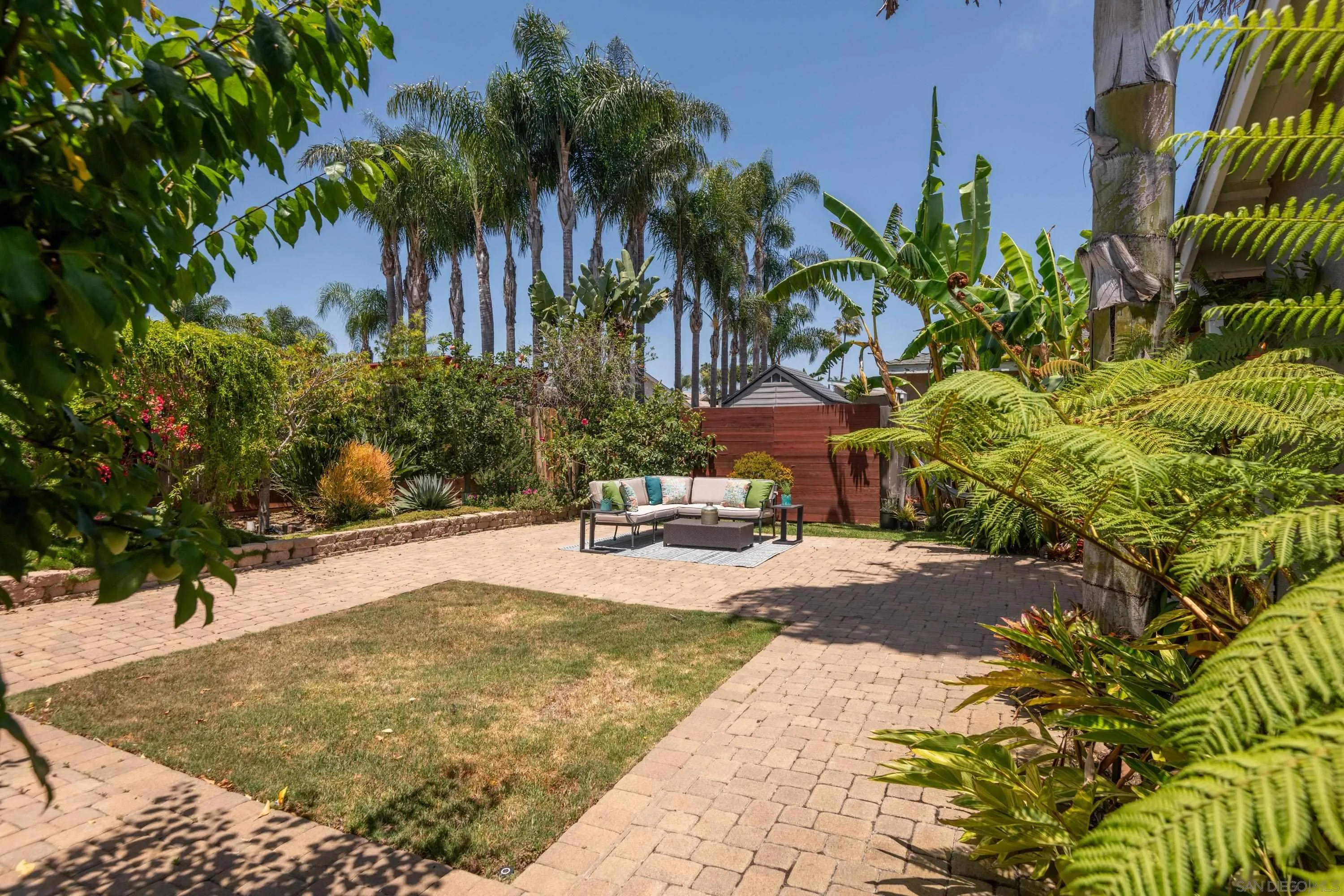 San Diego, California 92117, United States, 3 Bedrooms Bedrooms, ,2 BathroomsBathrooms,Residential,Active,160505