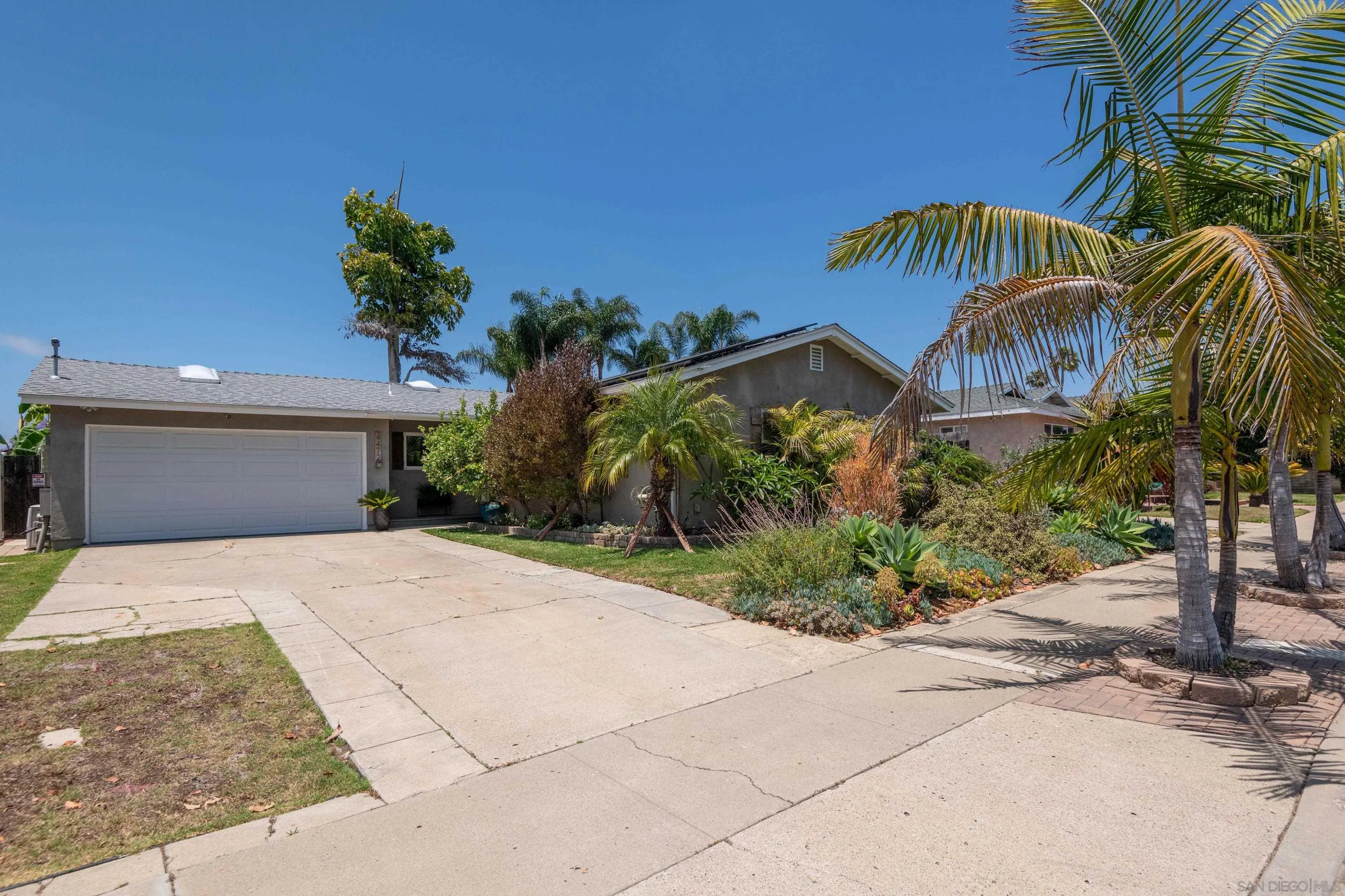 San Diego, California 92117, United States, 3 Bedrooms Bedrooms, ,2 BathroomsBathrooms,Residential,Active,160505