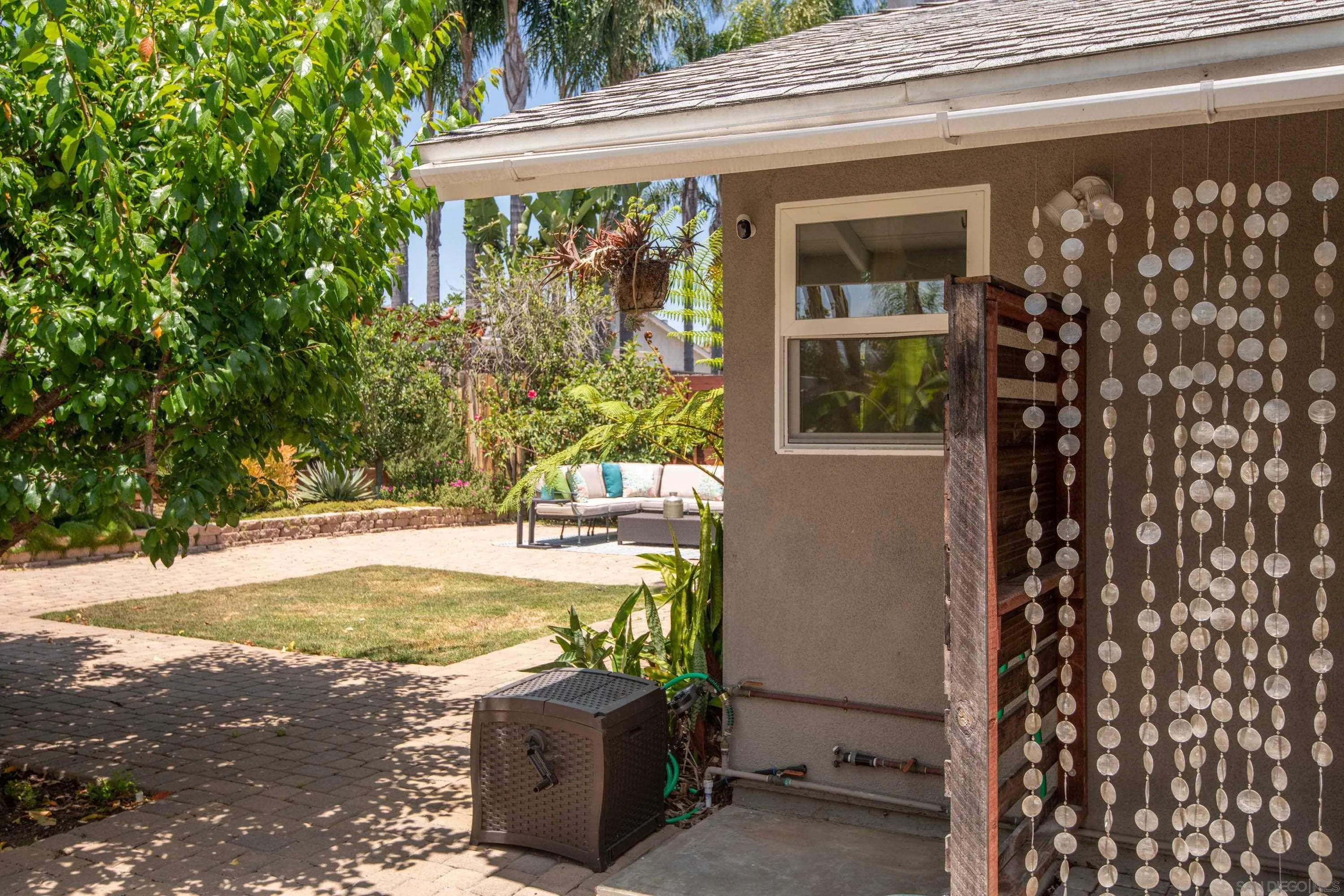 San Diego, California 92117, United States, 3 Bedrooms Bedrooms, ,2 BathroomsBathrooms,Residential,Active,160505